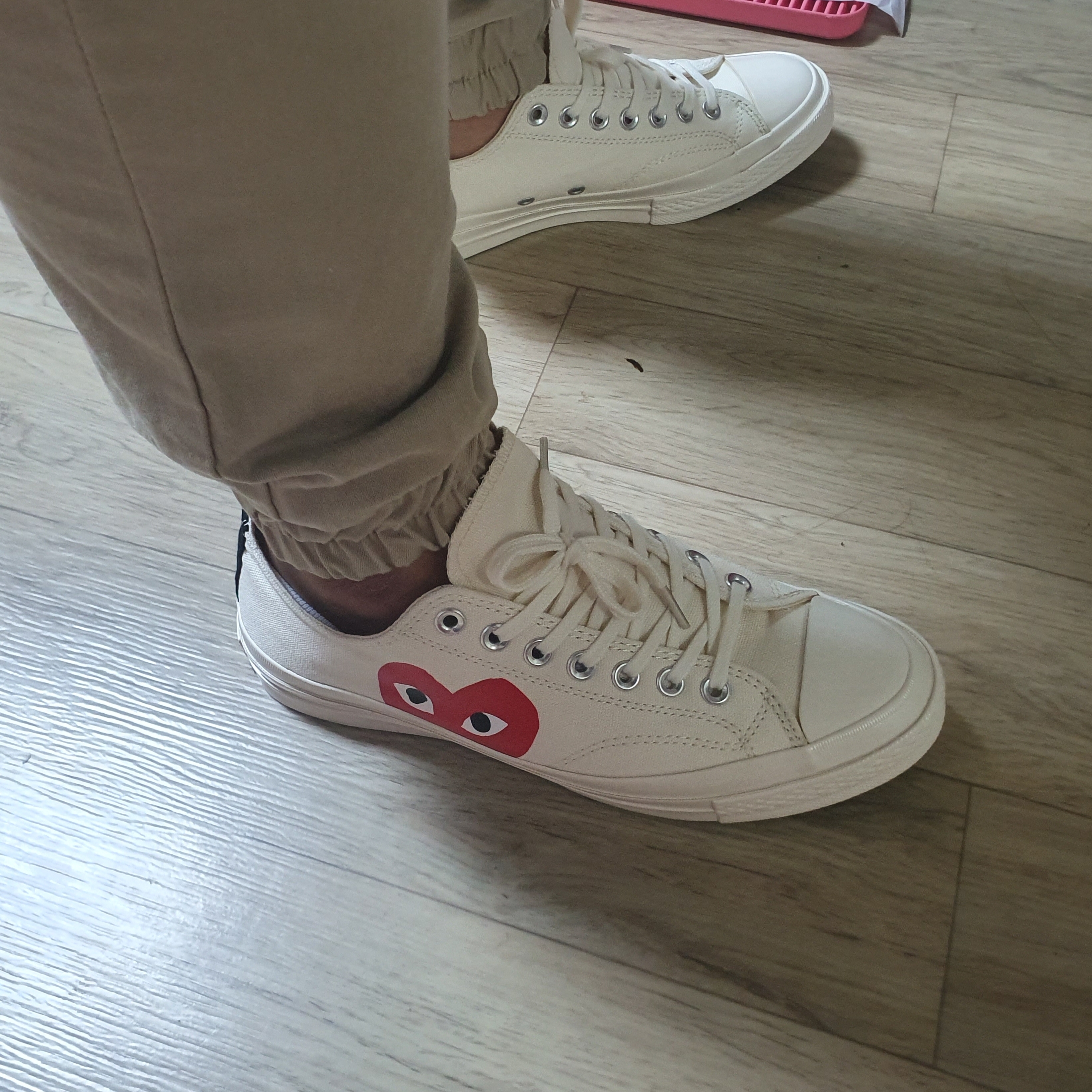 Converse x Play Comme des Garcons Chuck 70 Ox White 착용 스타일