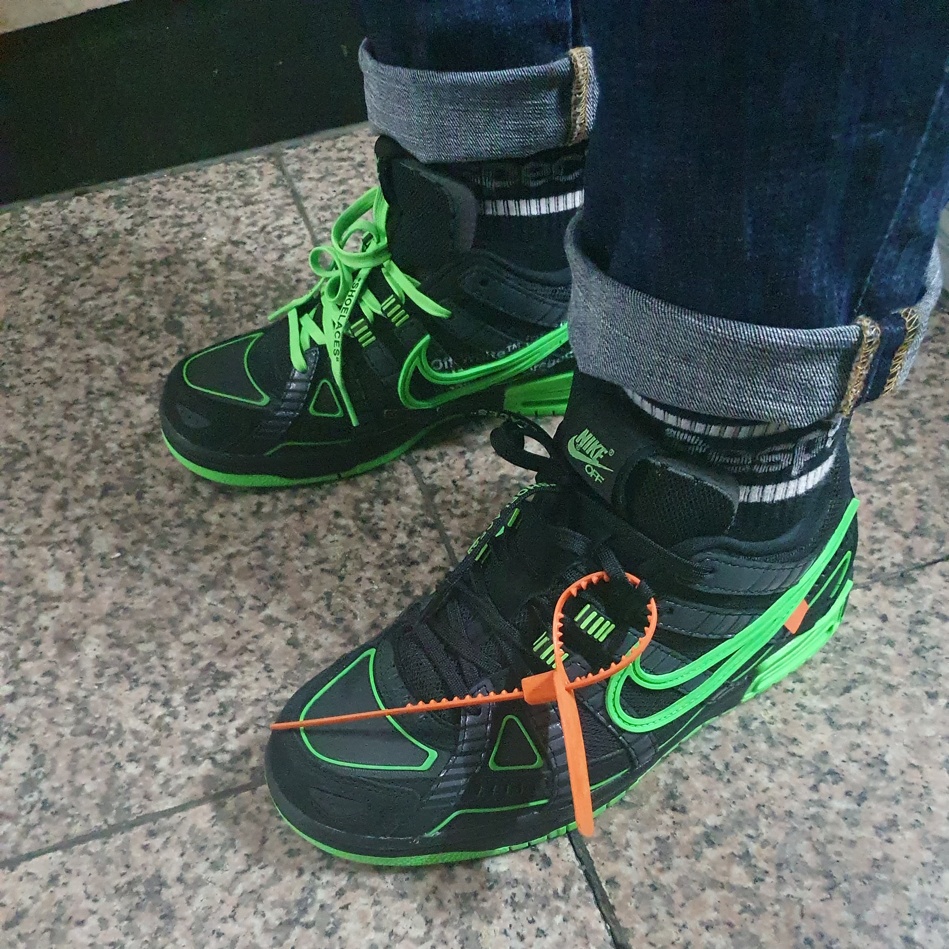 Nike x Off-White Air Rubber Dunk Green Strike 착용 스타일