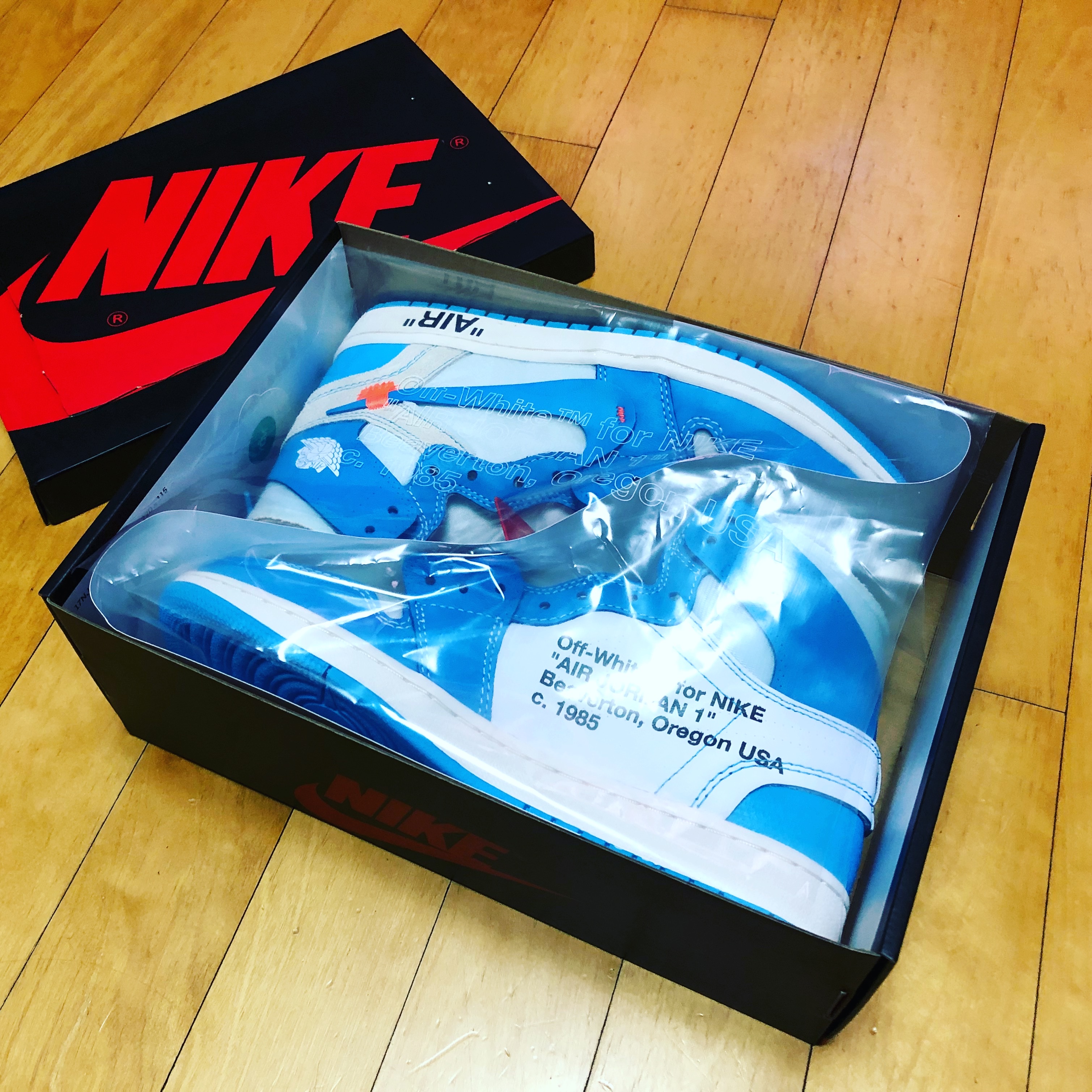 Jordan 1 x Off-White Retro High University Blue 착용 스타일