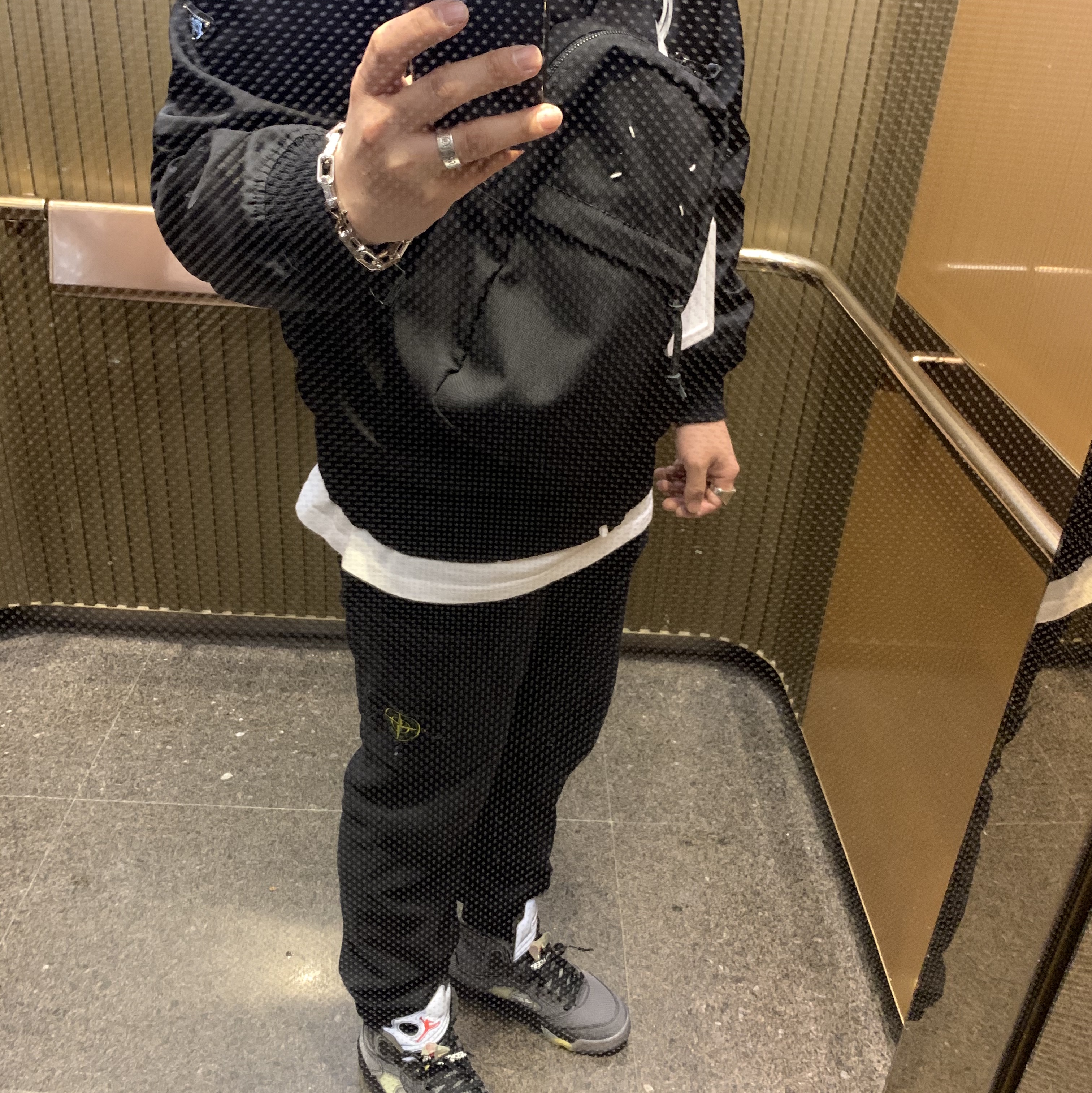 Jordan 5 x Off-White Retro SP Black Muslin 착용 스타일