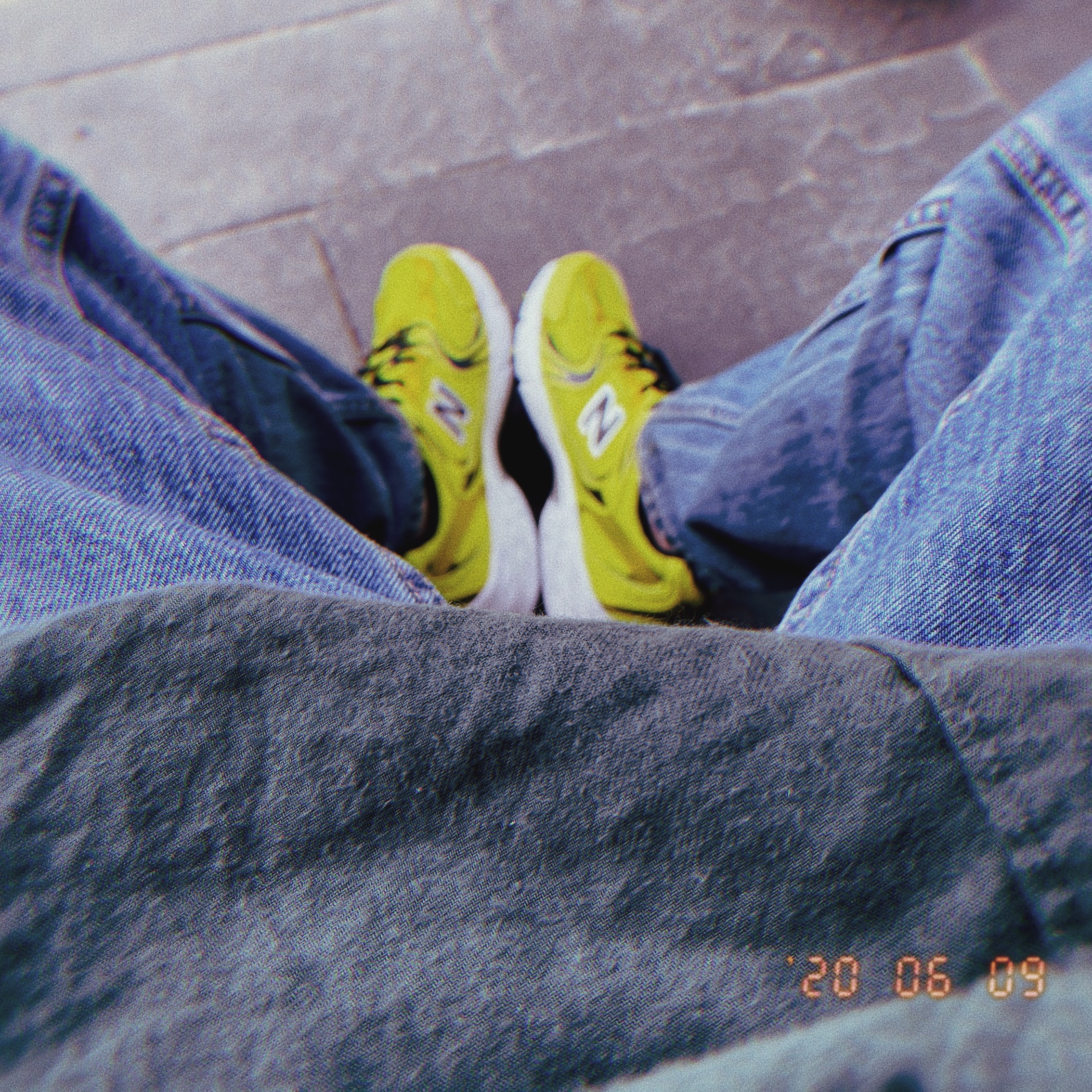 New Balance 530 Yellow 착용 스타일