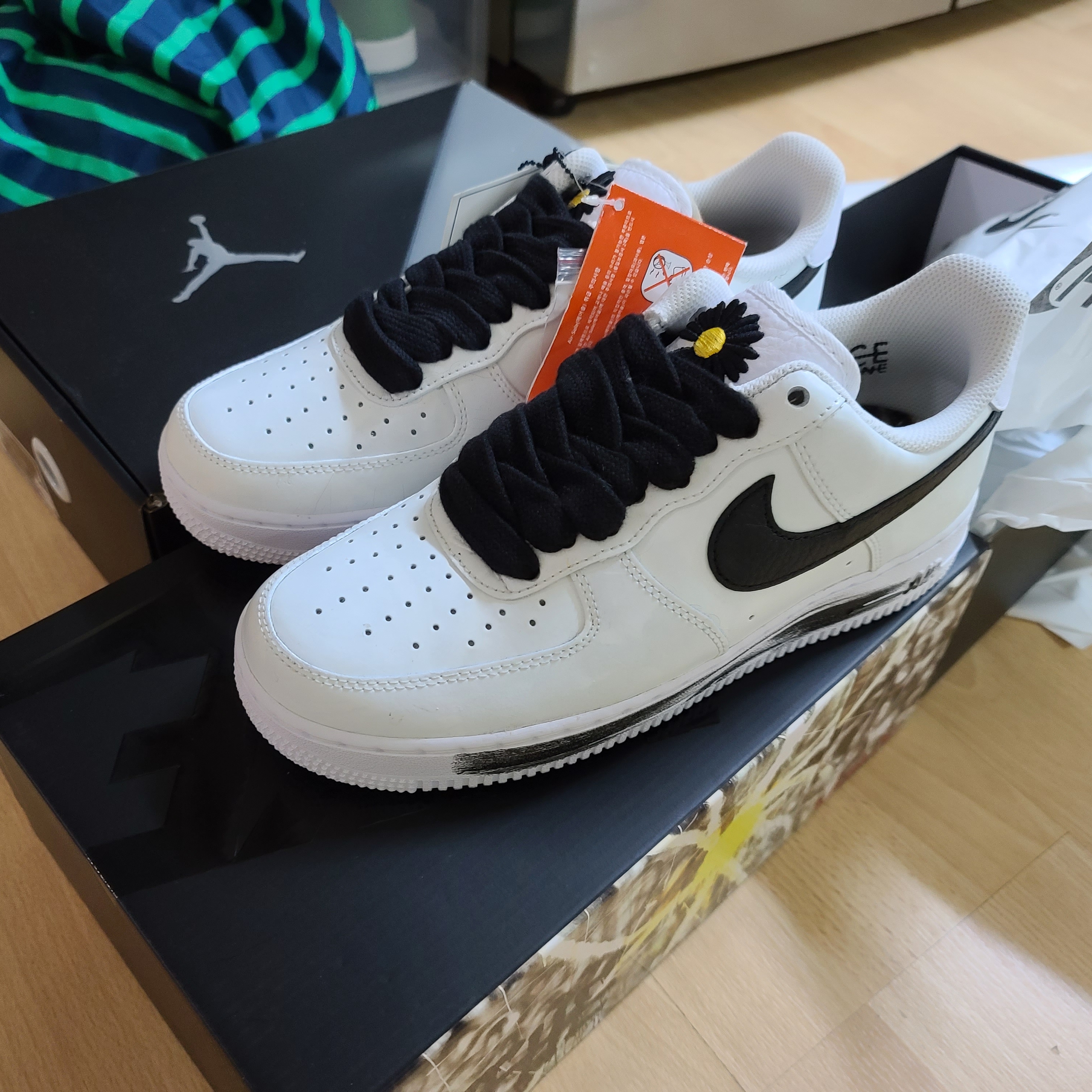 Nike x Peaceminusone Air Force 1 Low Para-Noise 2.0, Jordan 11 Retro Jubilee 착용 스타일