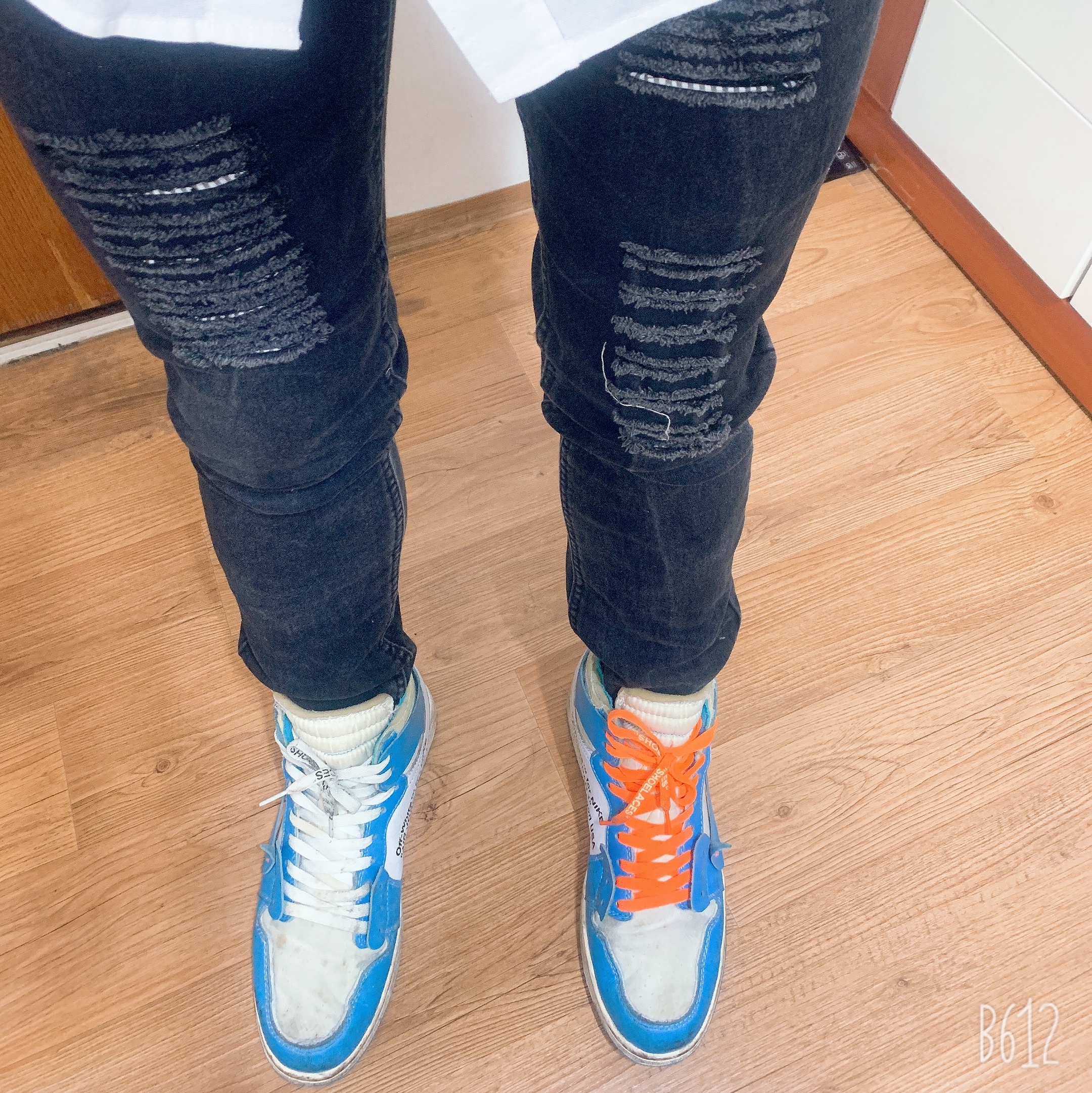 Jordan 1 x Off-White Retro High University Blue 착용 스타일