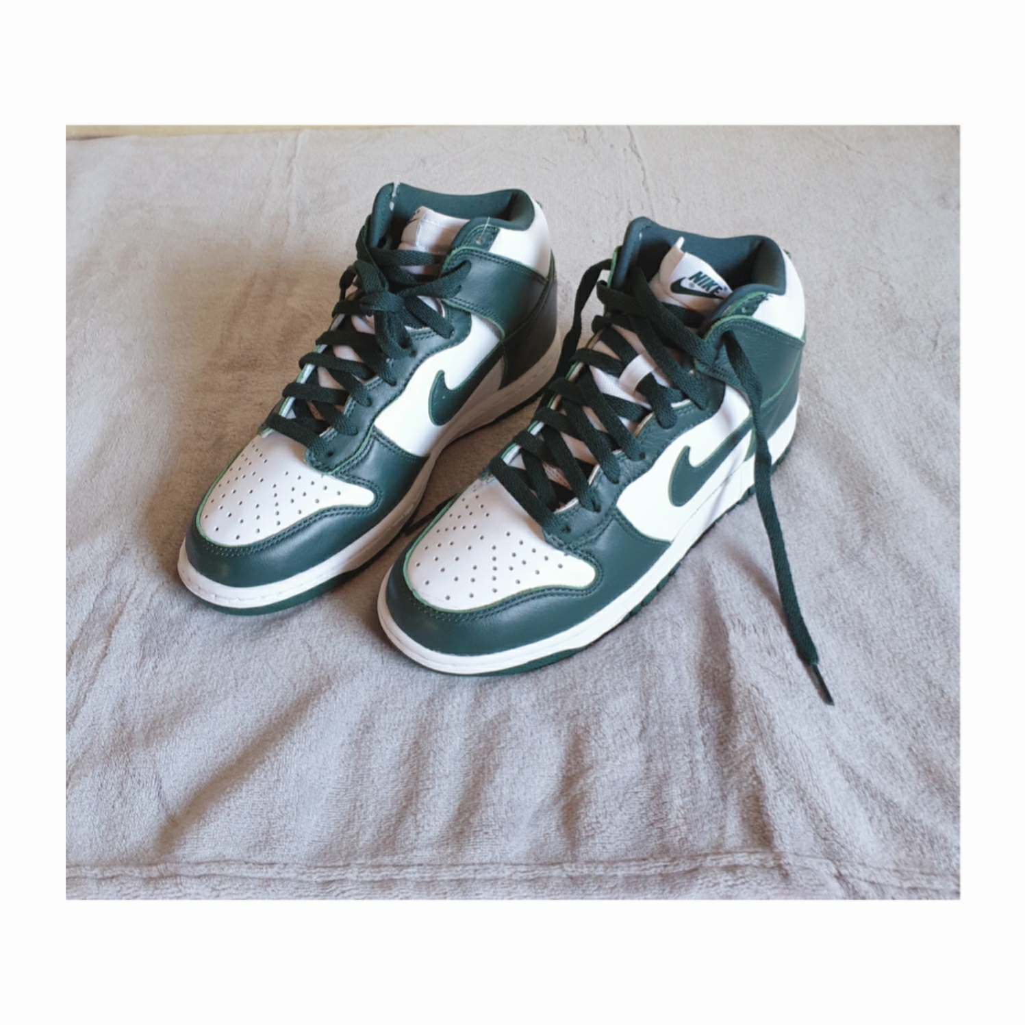Nike Dunk High SP Spartan Green 착용 스타일
