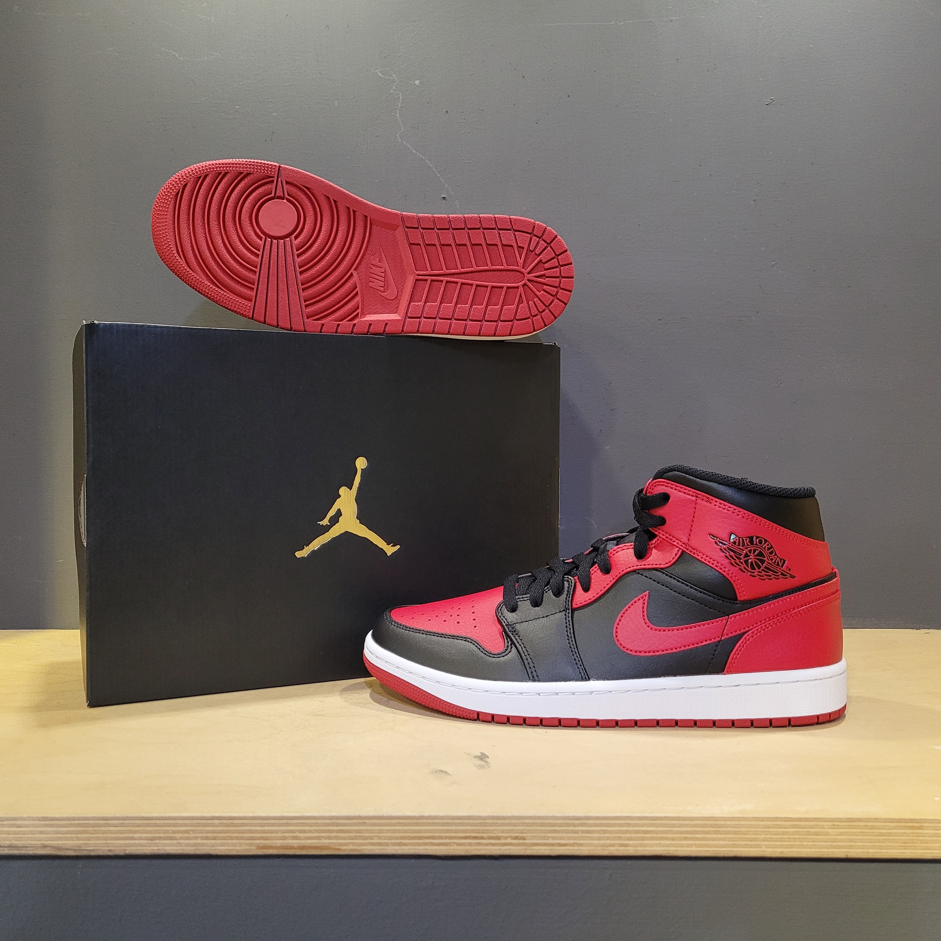 Jordan 1 Mid Bred Banned 2020 착용 스타일