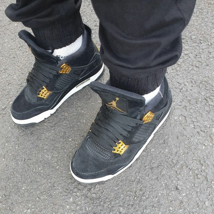 Jordan 4 Retro Royalty 착용 스타일