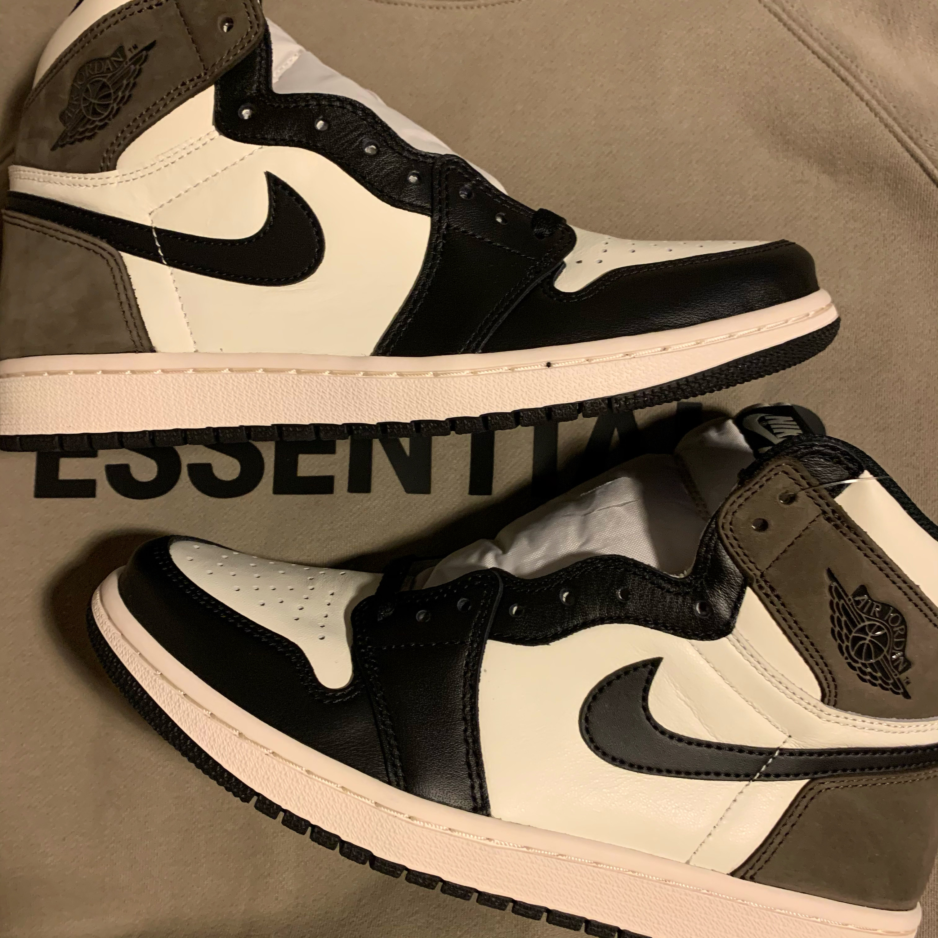 Jordan 1 Retro High OG Black Mocha 착용 스타일