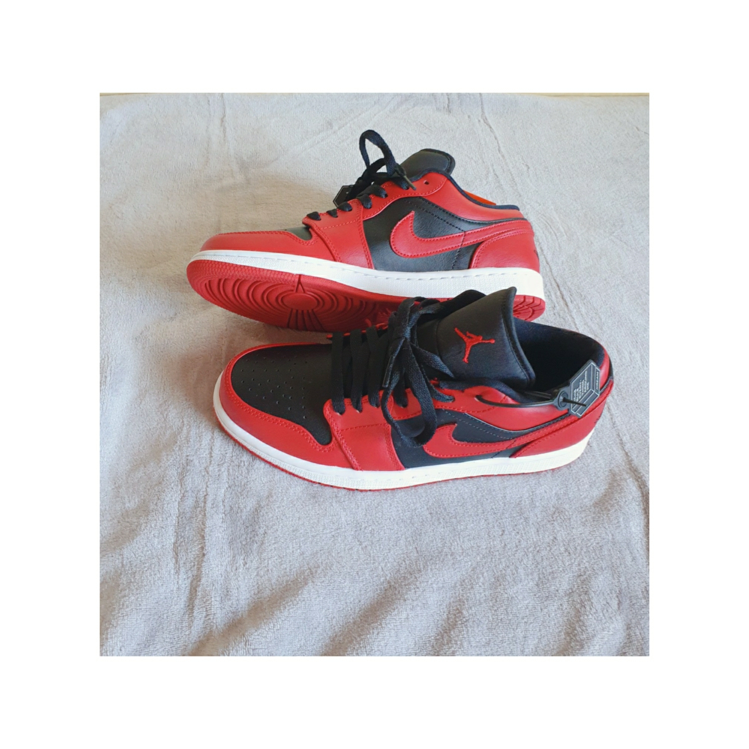 Jordan 1 Low Varsity Red 착용 스타일