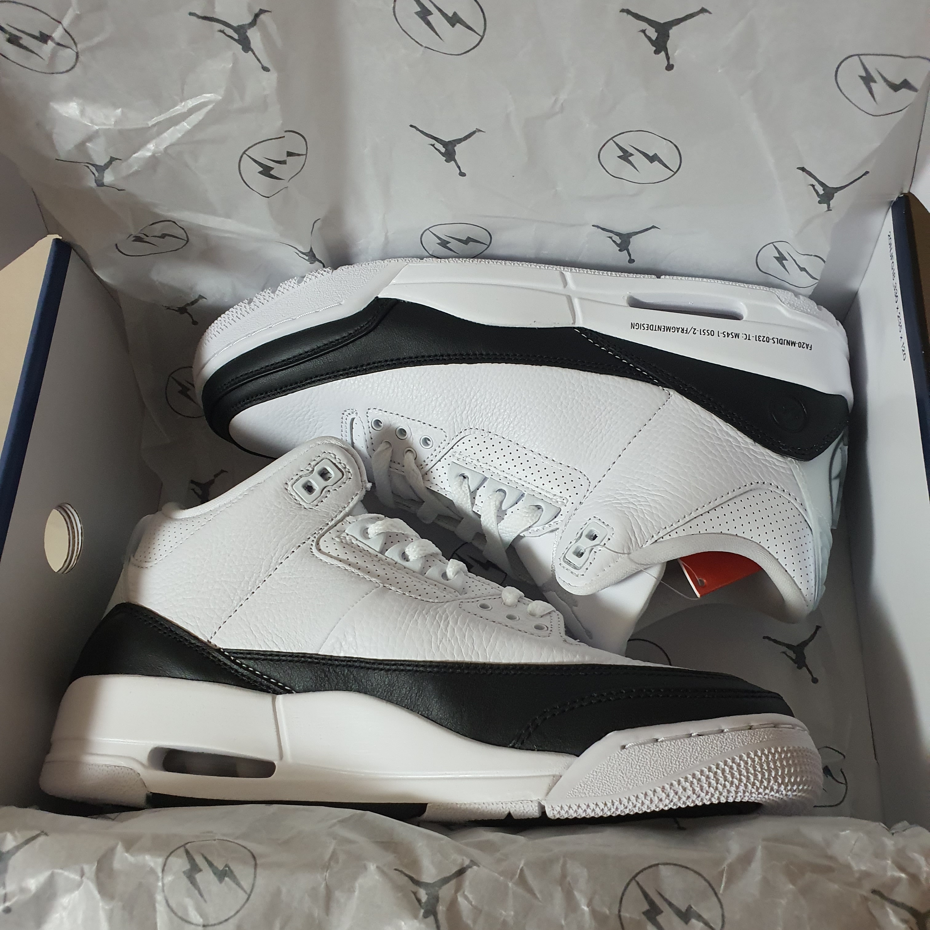 Jordan 3 x Fragment Retro SP White Black 착용 스타일