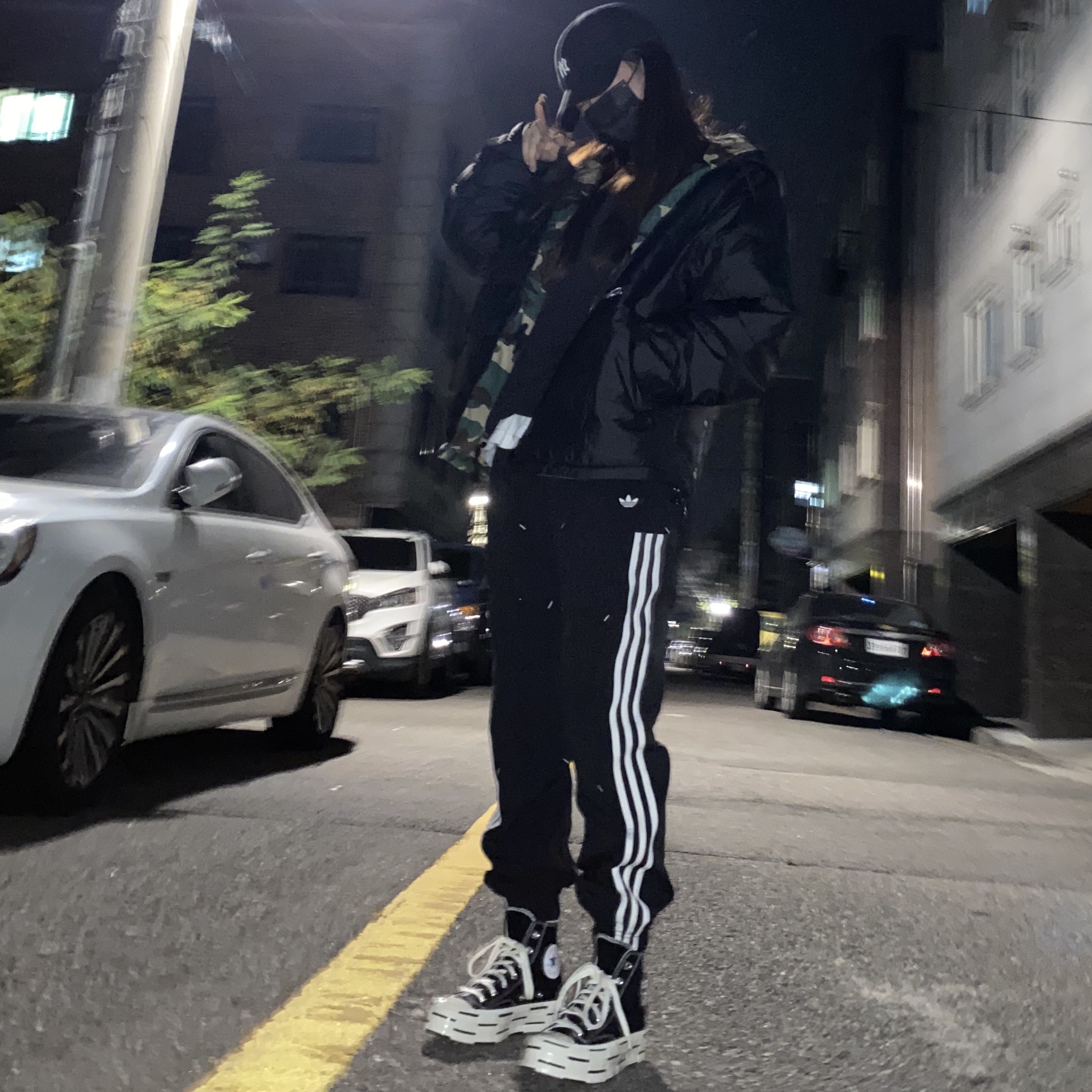 Converse x Brain Dead Chuck 70 Hi Black 착용 스타일 - 1