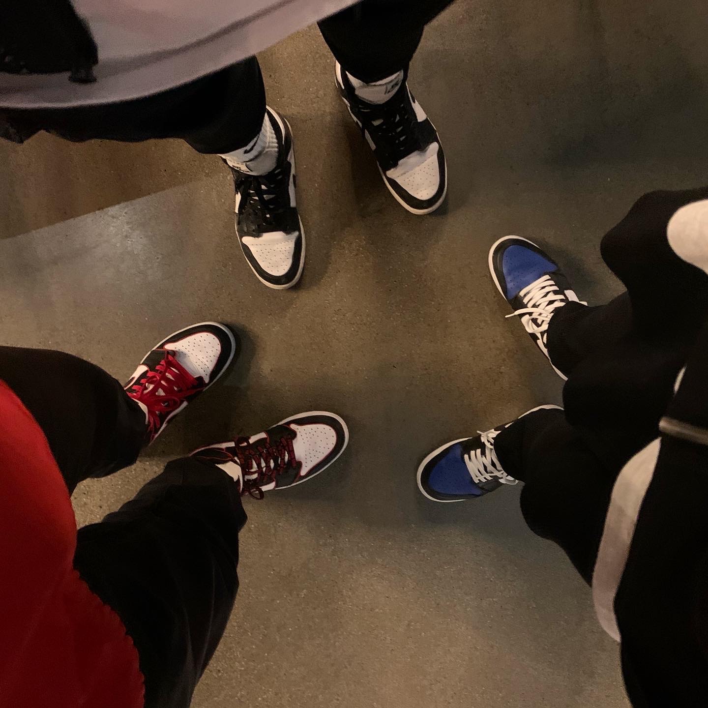 Jordan 1 Retro High OG Black White 2014, Jordan 1 Retro High OG Bloodline 착용 스타일