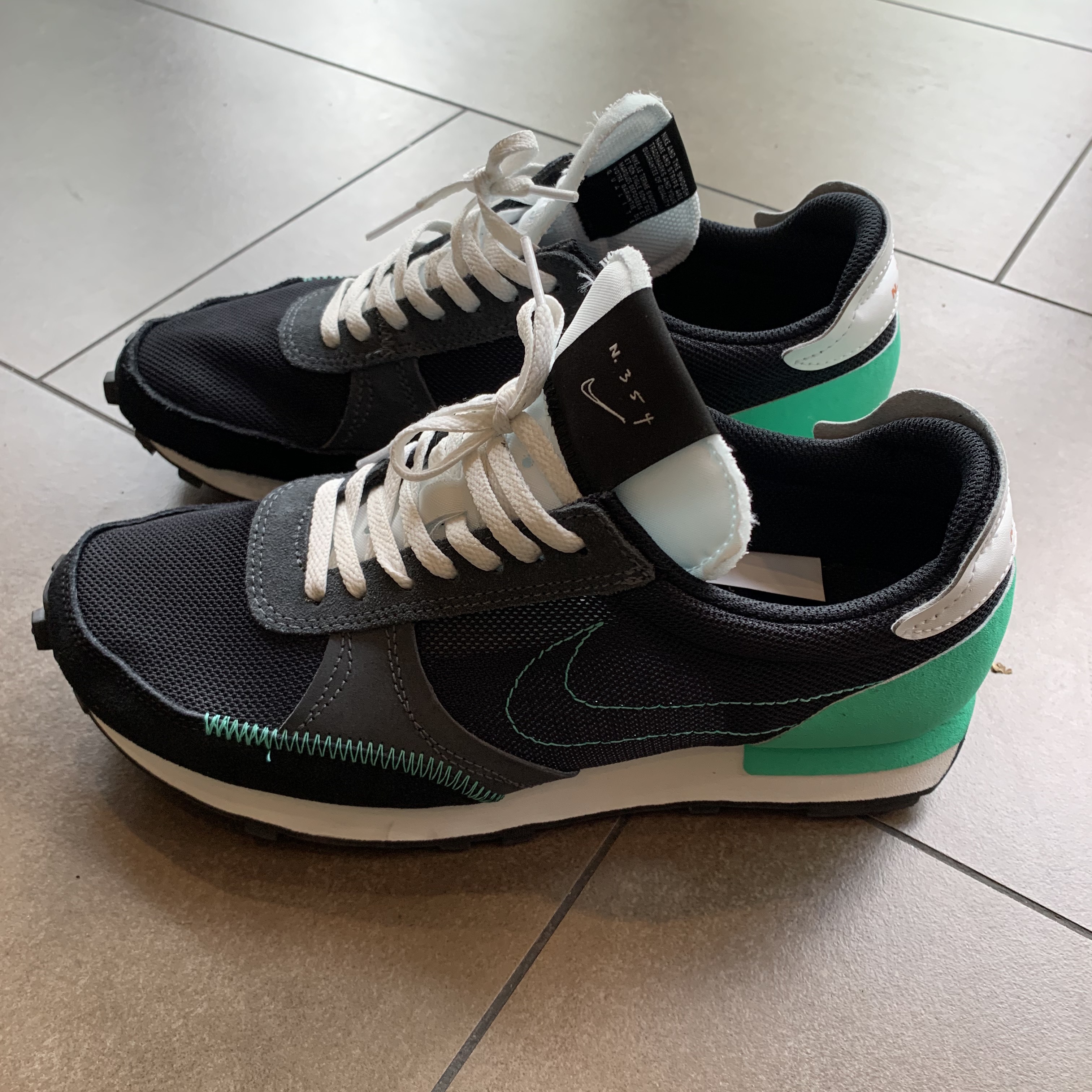 Nike Daybreak Type N.354 Black 착용 스타일