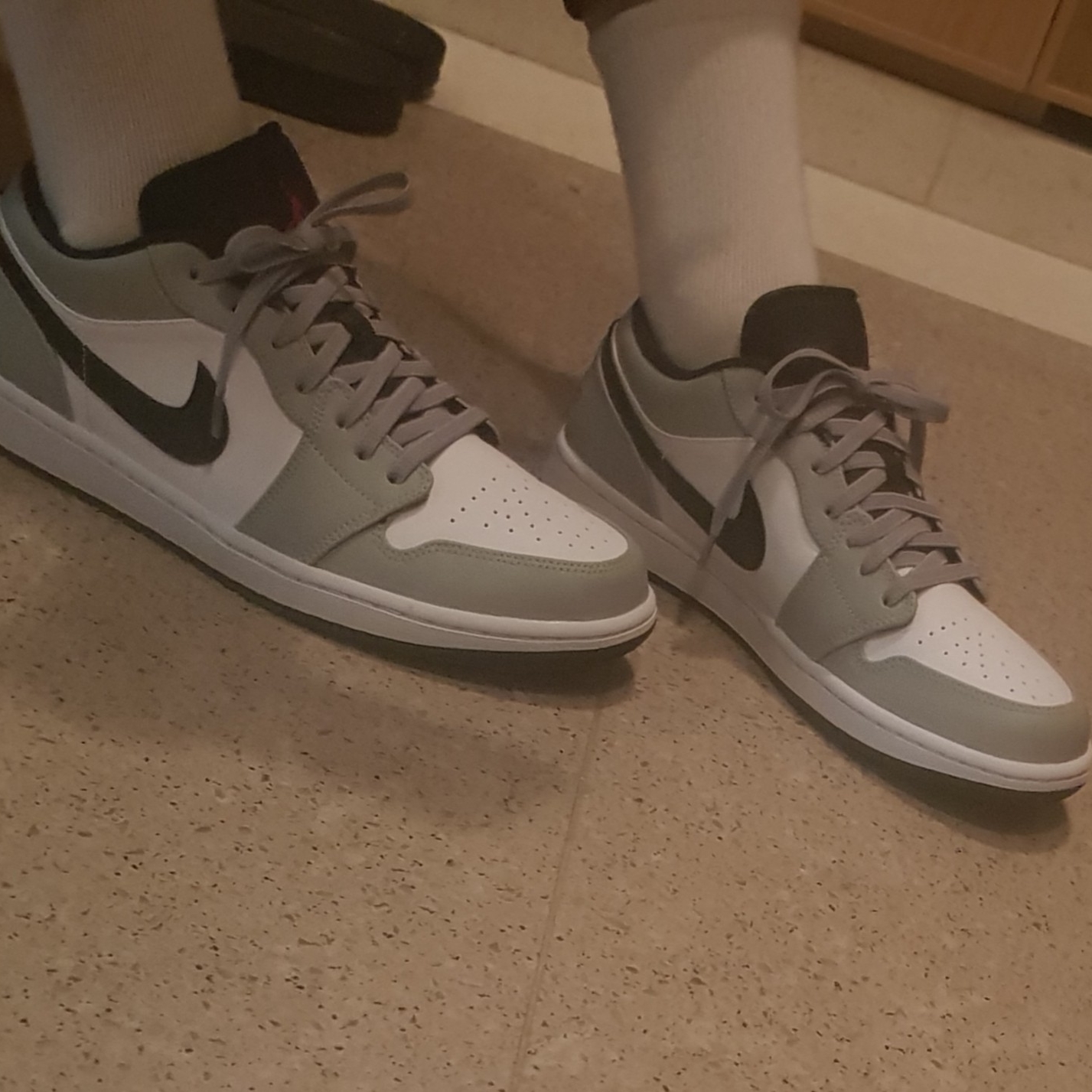 Jordan 1 Low Light Smoke Grey 착용 스타일