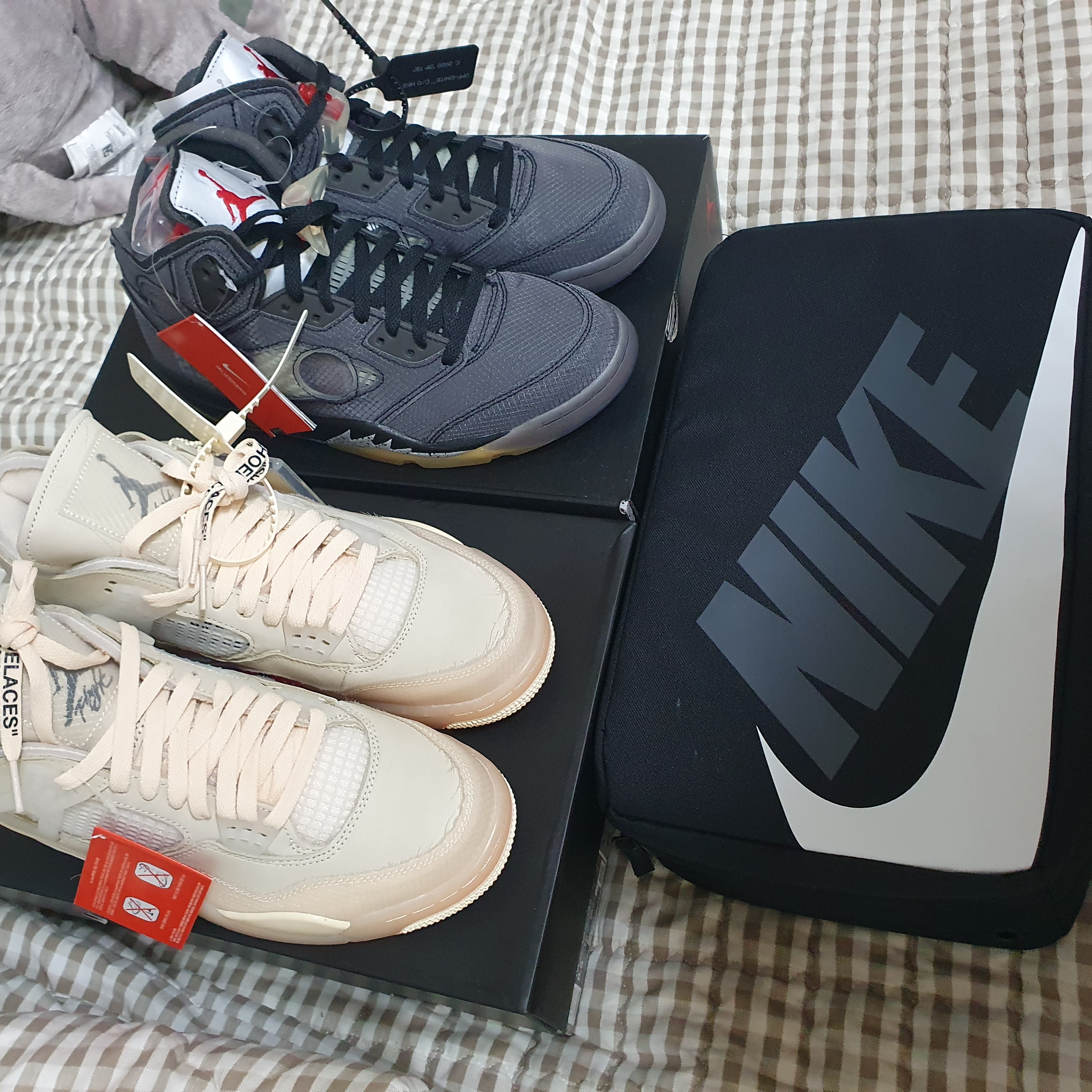 (W) Jordan 4 x Off-White Retro SP Sail, Jordan 5 x Off-White Retro SP Black Muslin 착용 스타일