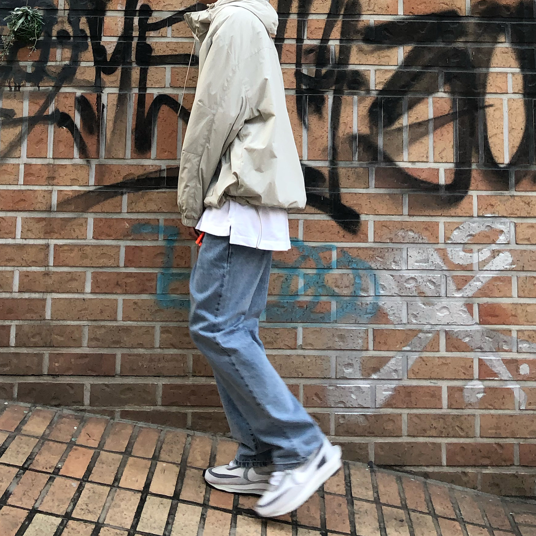 Nike x Sacai LDWaffle Summit White 착용 스타일