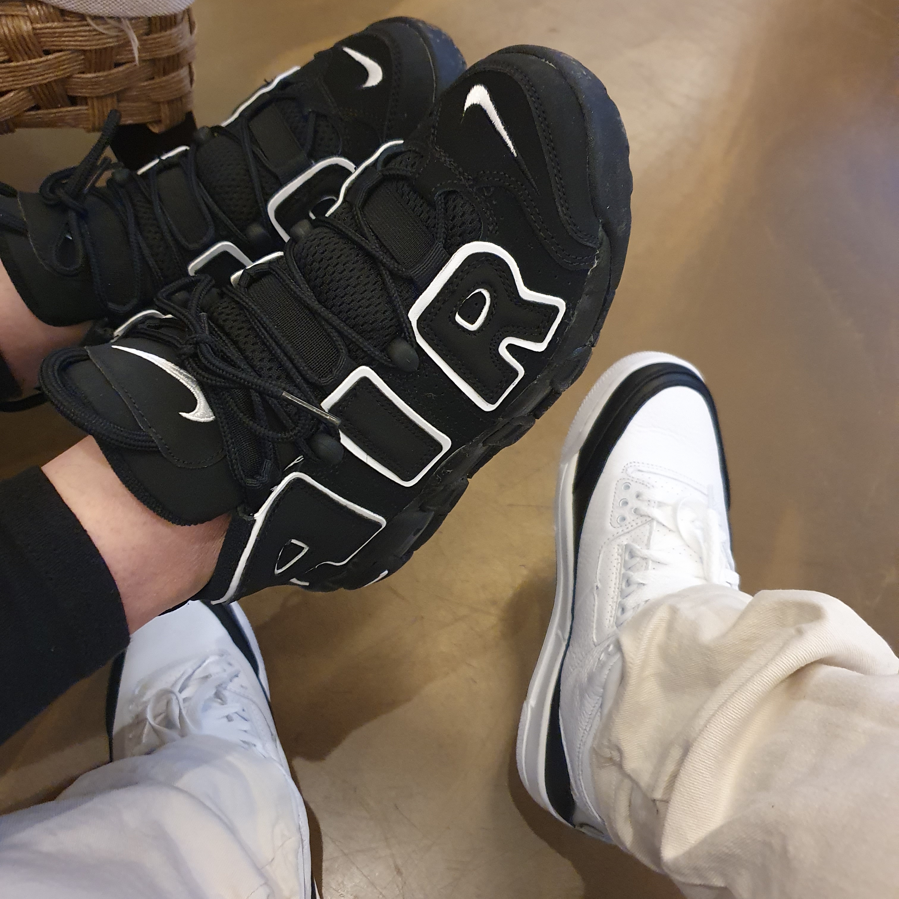 Jordan 3 x Fragment Retro SP White Black, (GS) Nike Air More Uptempo Black White 2020 착용 스타일