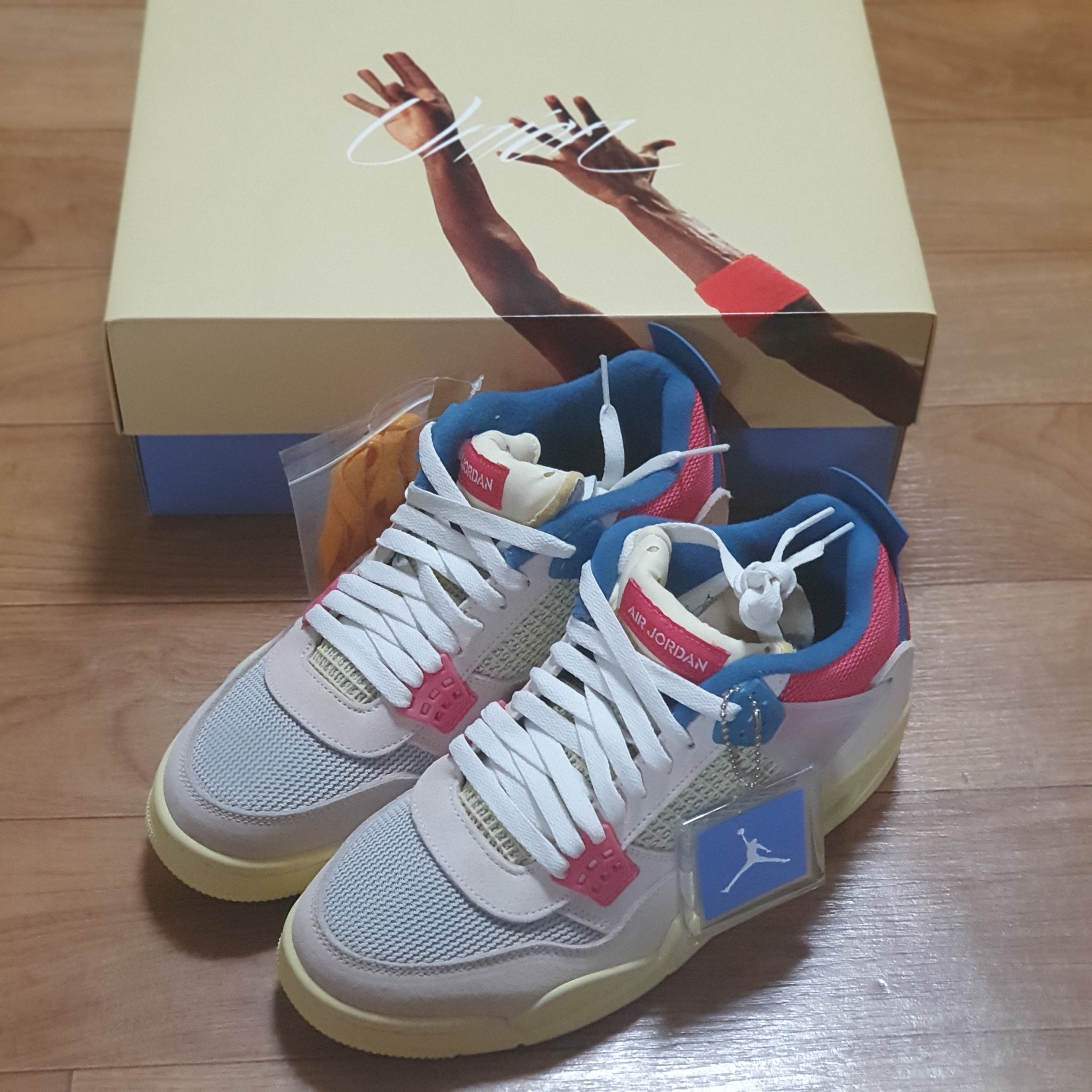 Jordan 4 x Union Retro Guava Ice 착용 스타일