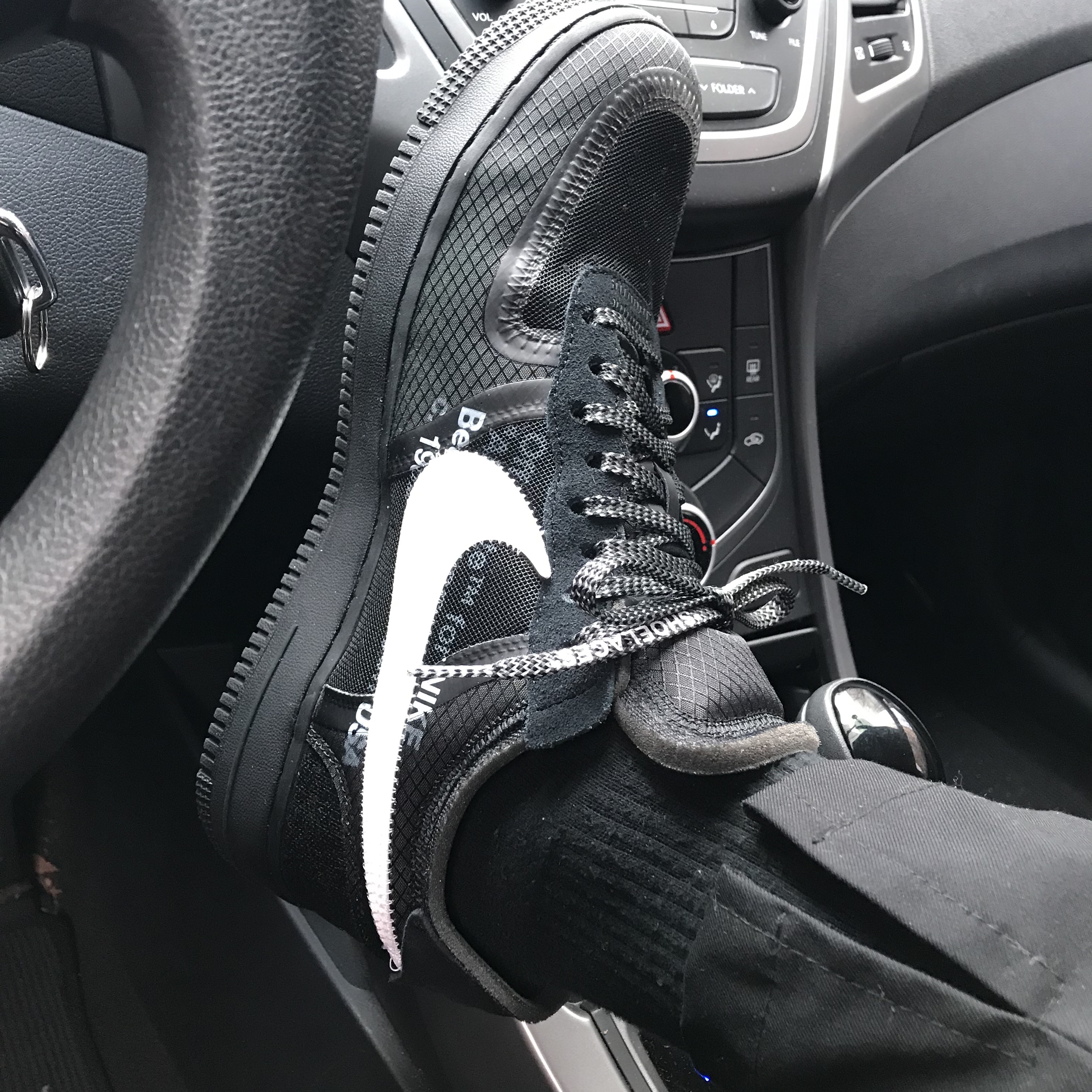 Nike x Off-White Air Force 1 Low Black White 착용 스타일