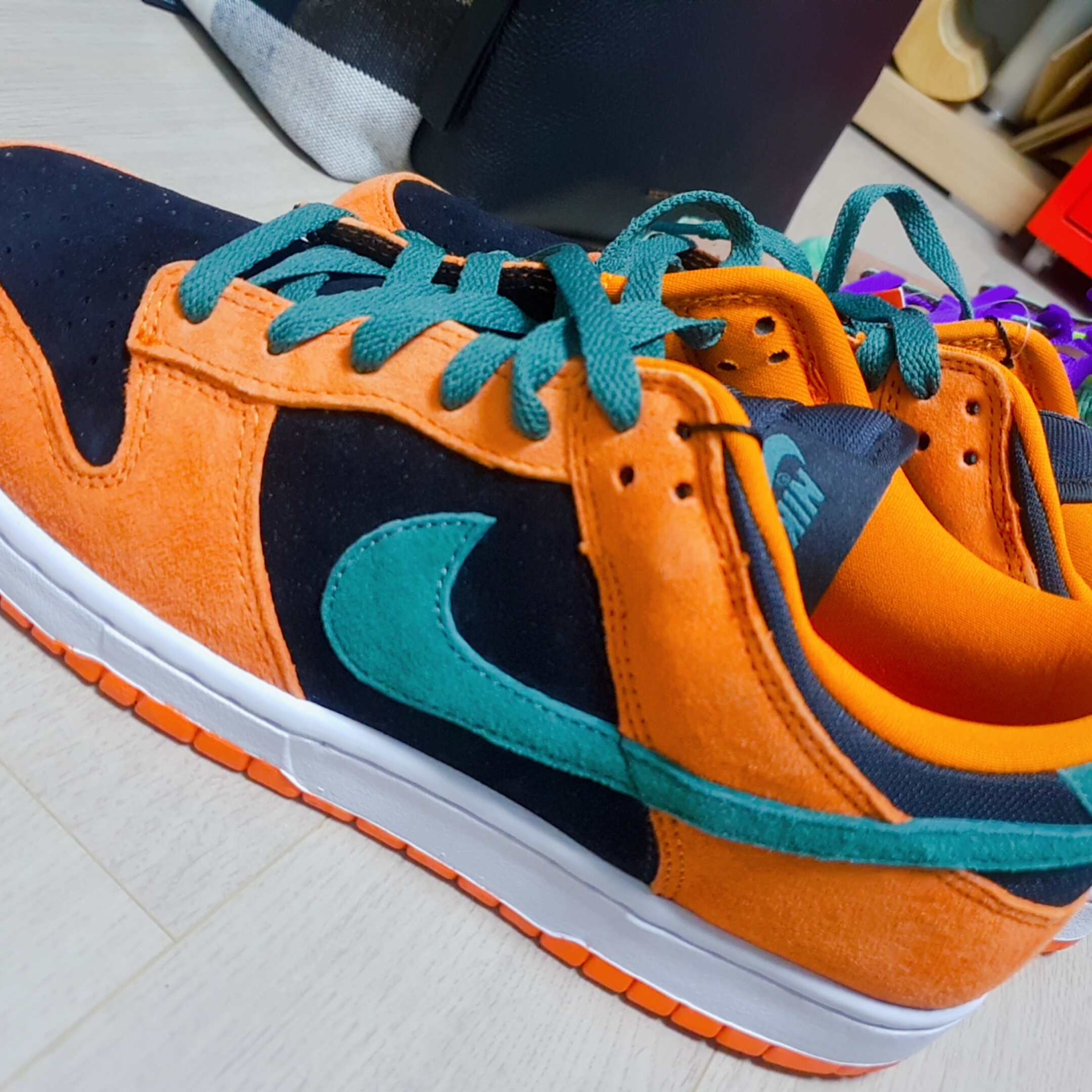 Nike Dunk Low SP Ceramic, Nike x Kasina Dunk Low 80's Bus 착용 스타일 - 1