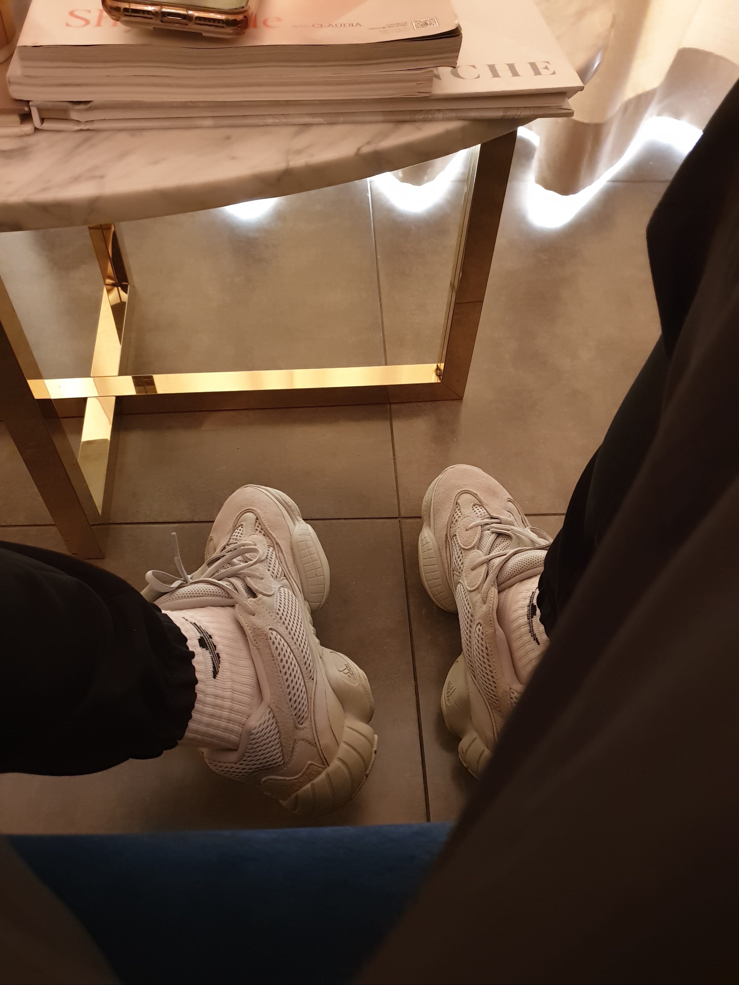 Adidas Yeezy 500 Salt 착용 스타일