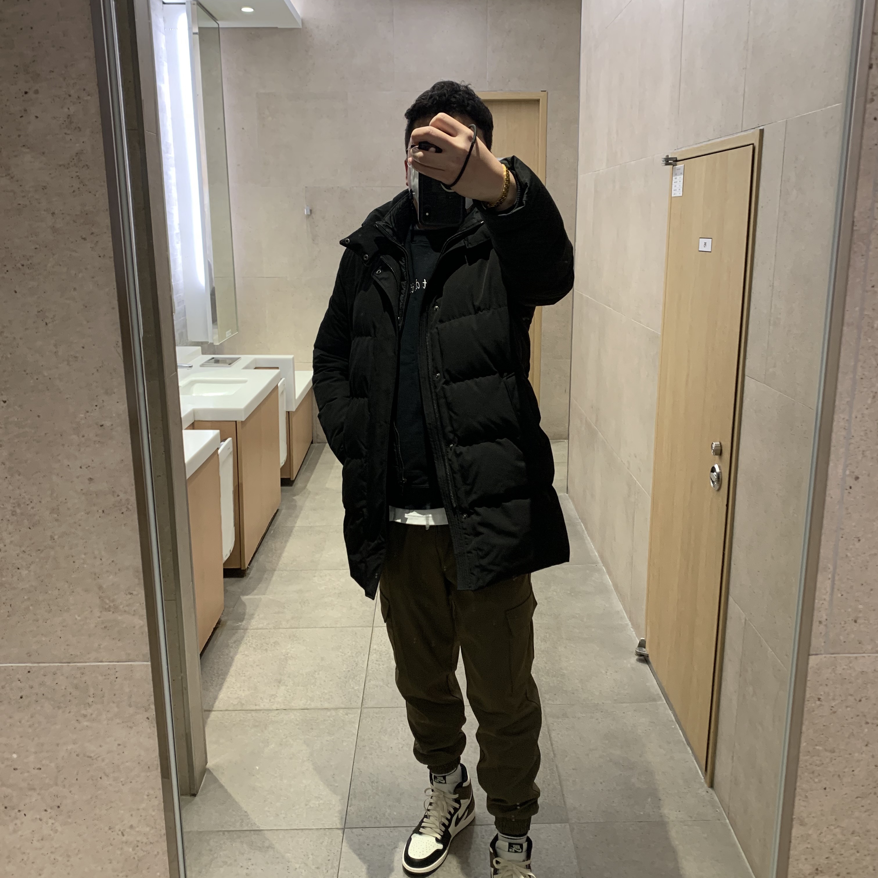 Jordan 1 Retro High OG Black Mocha 착용 스타일 - 1
