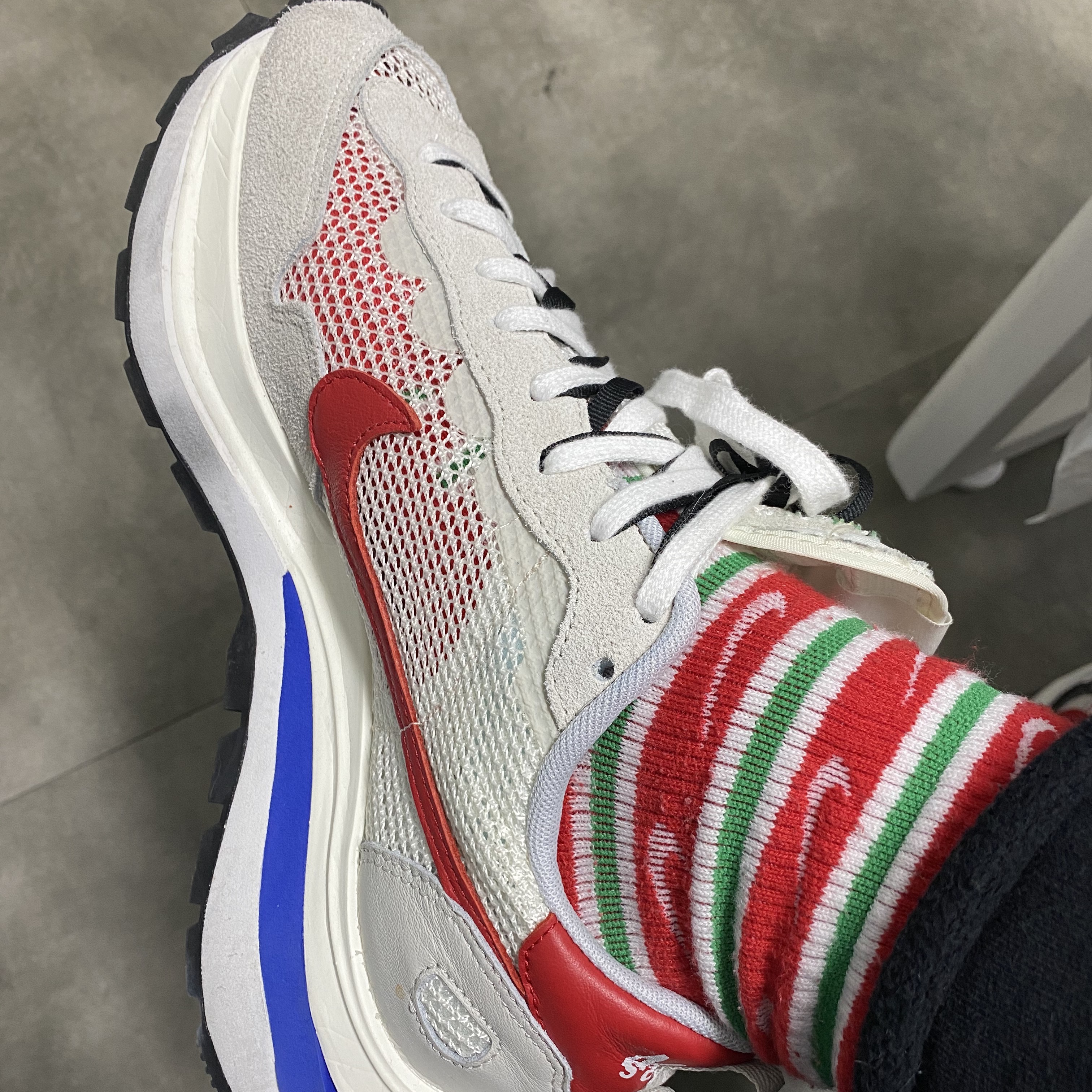 Nike x Sacai VaporWaffle Royal Fuchsia 착용 스타일