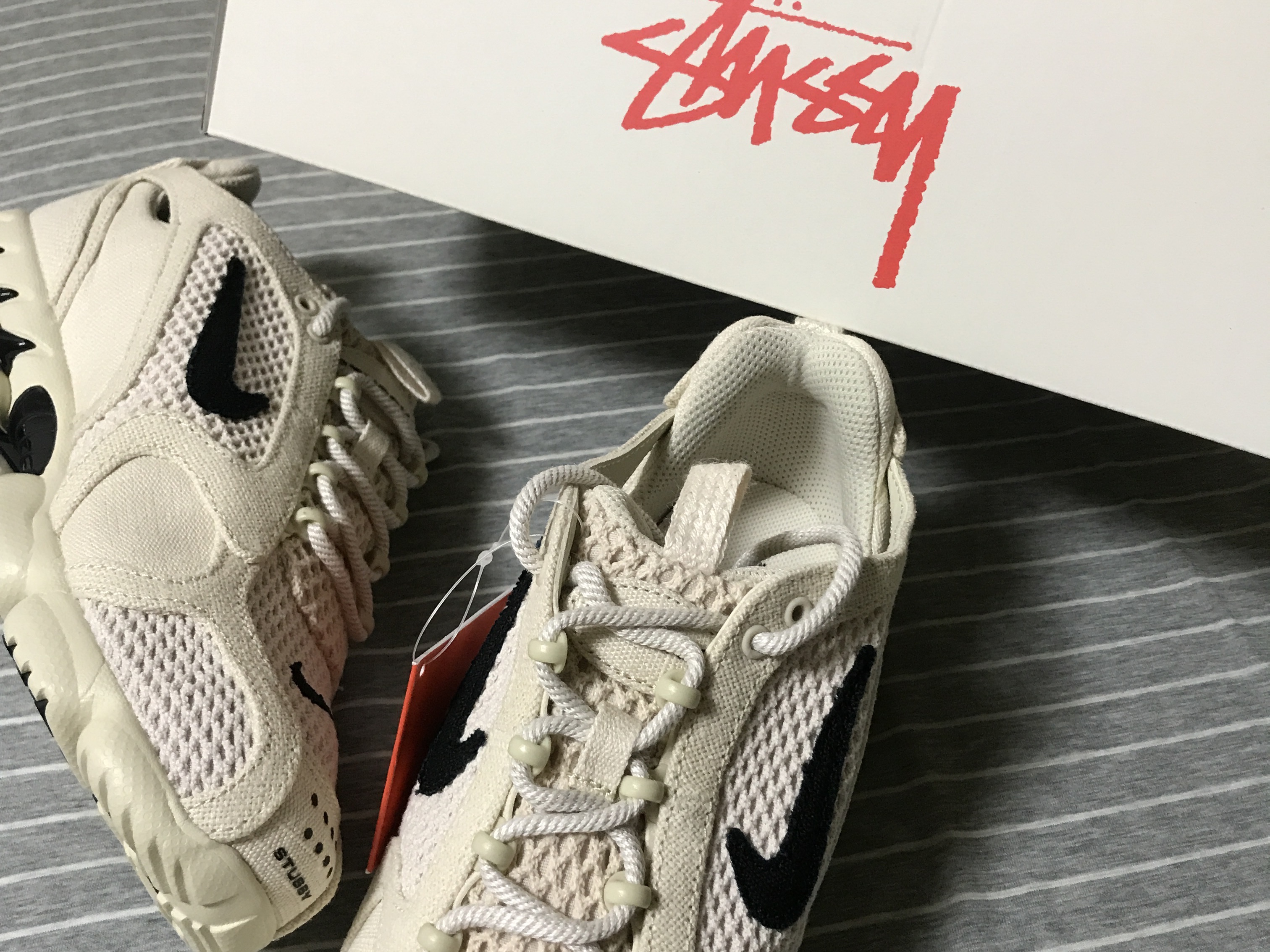 Nike x Stussy Air Zoom Spiridon Cage 2 Fossil 착용 스타일