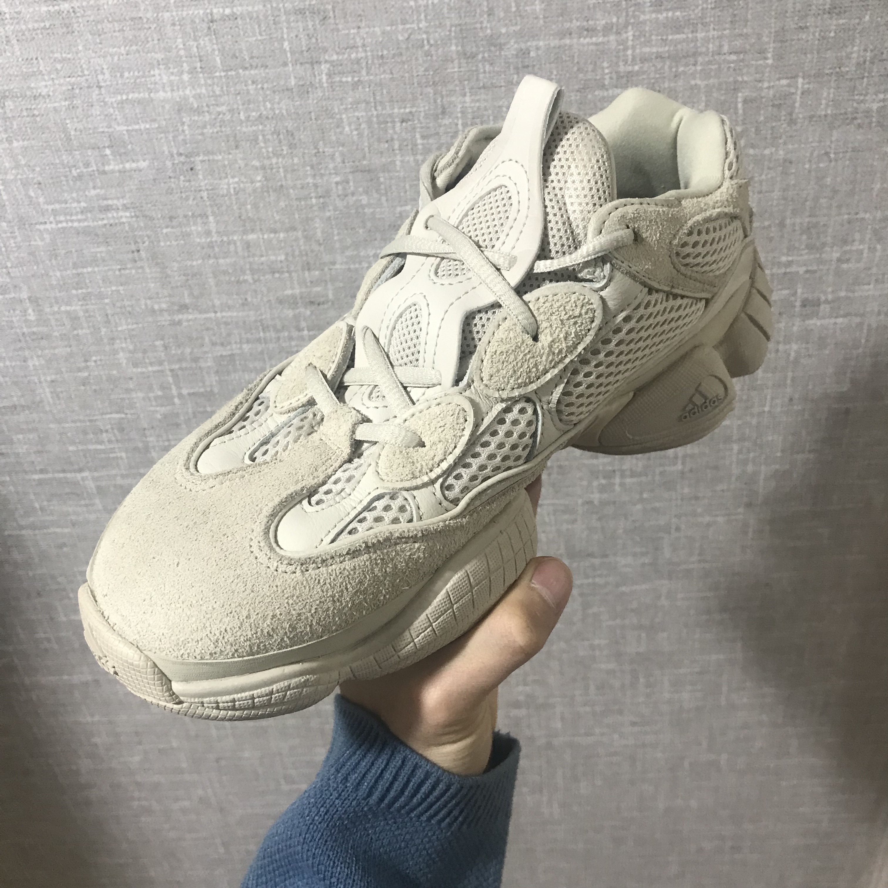 Adidas Yeezy 500 Blush 2018 착용 스타일