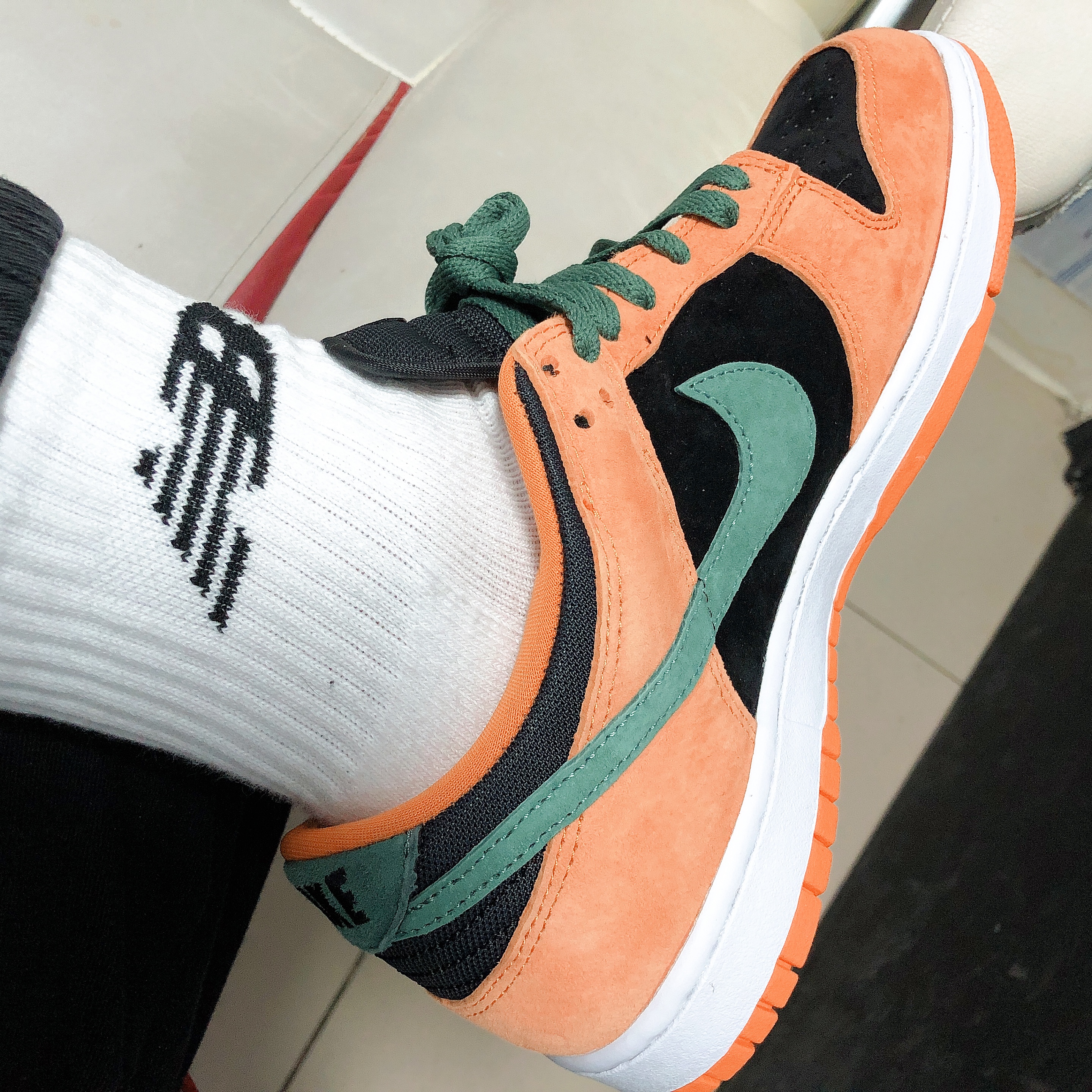 Nike Dunk Low SP Ceramic 착용 스타일 - 3