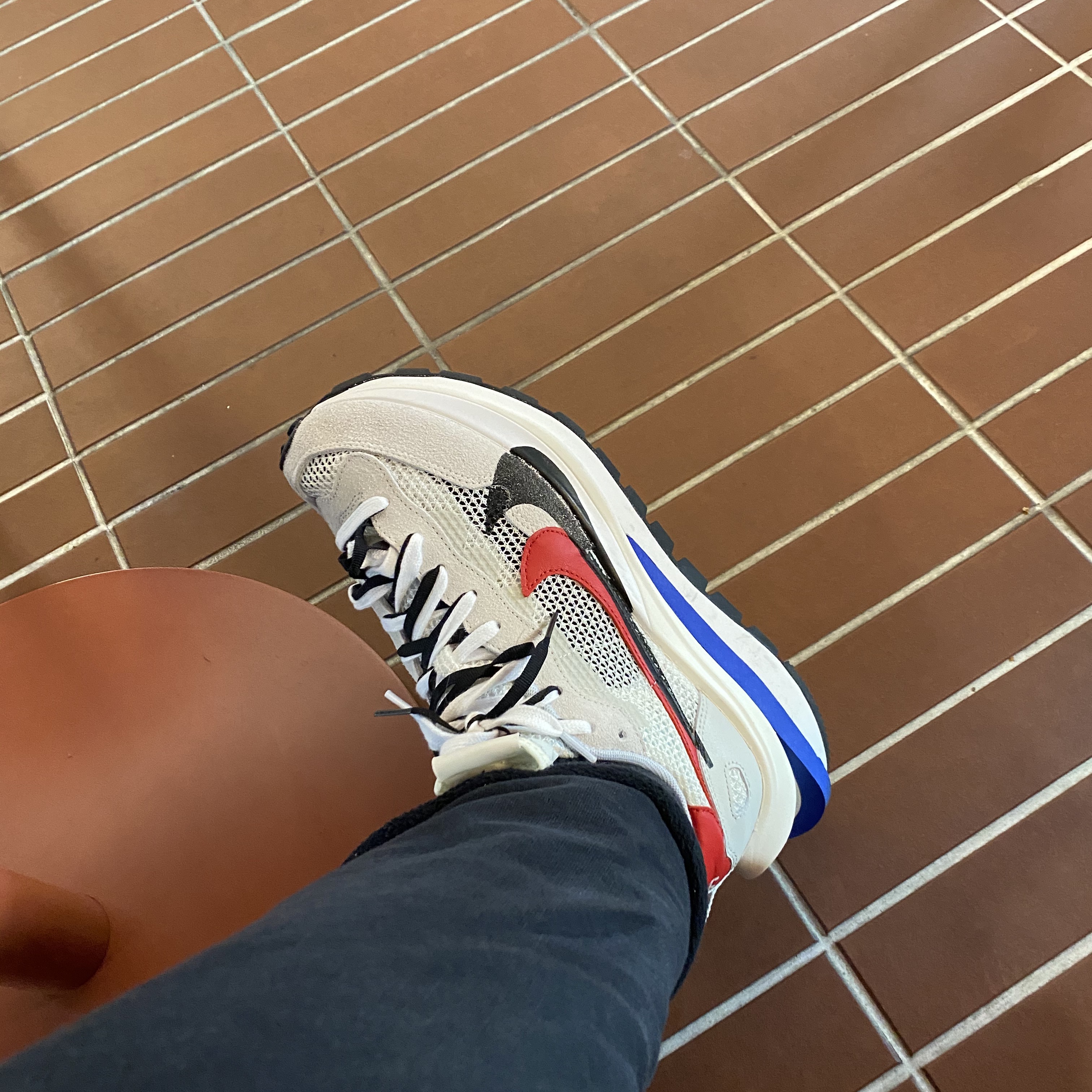 Nike x Sacai VaporWaffle Royal Fuchsia 착용 스타일