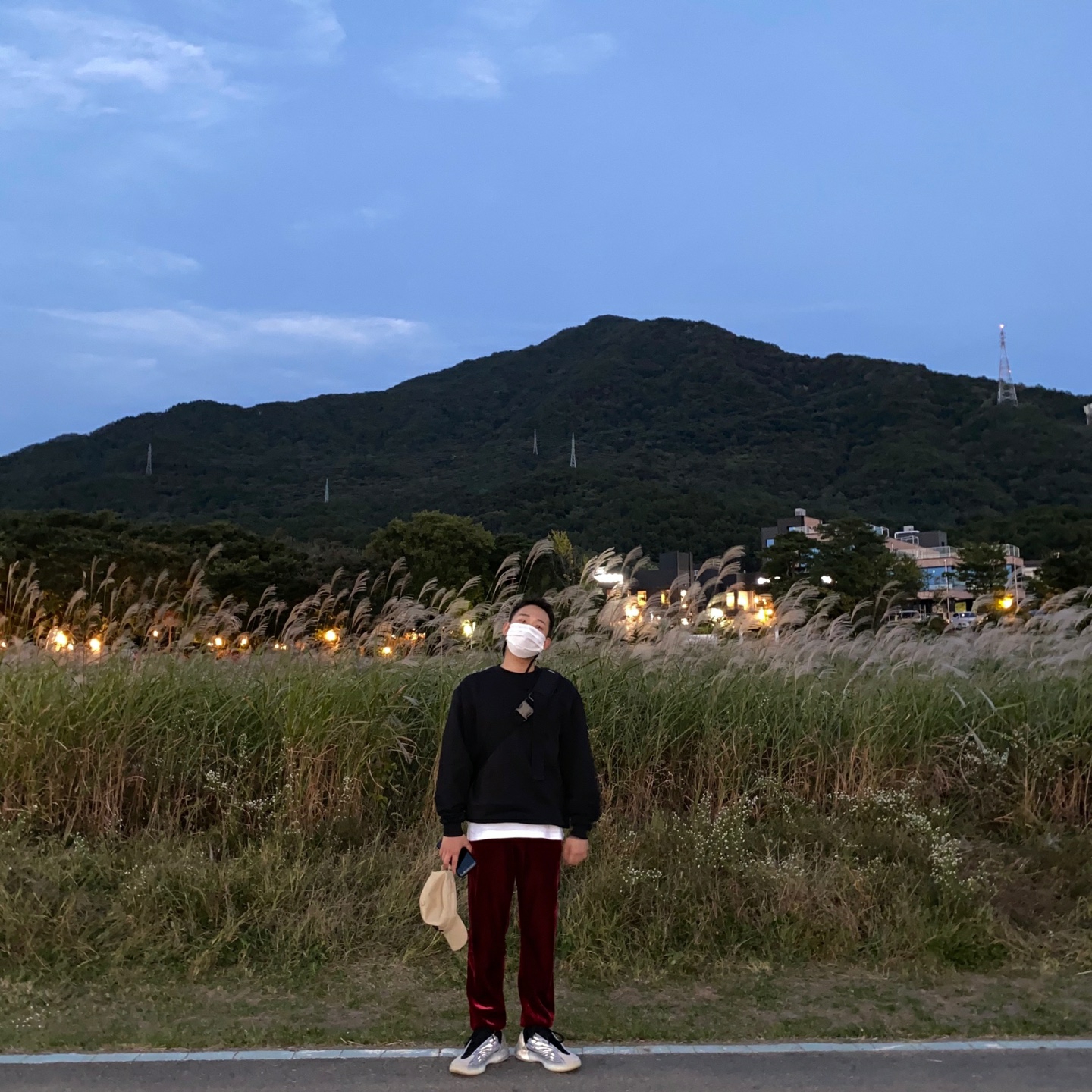 Adidas Yeezy QNTM Lifestyle 착용 스타일