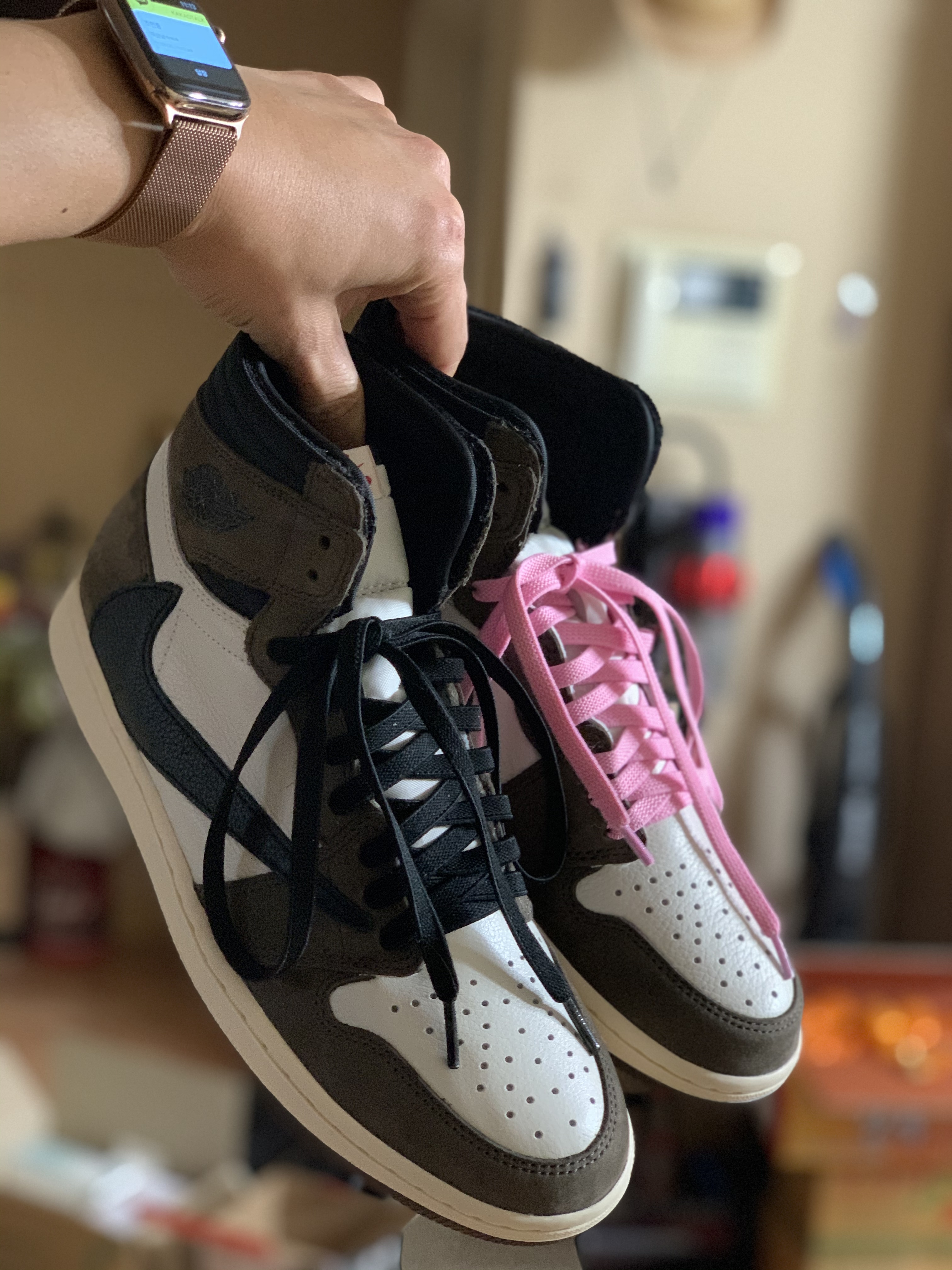 Jordan 1 x Travis Scott Retro High OG SP Mocha 착용 스타일