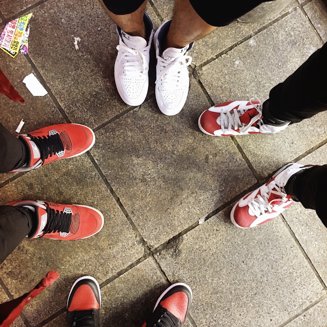 Jordan 1 Retro High OG Bred 2013, Jordan 6 Retro Carmine 2014 착용 스타일