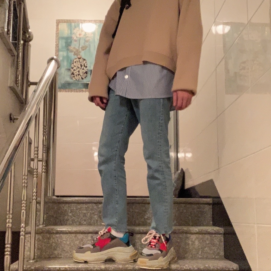Balenciaga Triple S Grey Red Blue 2018 Reissue 착용 스타일
