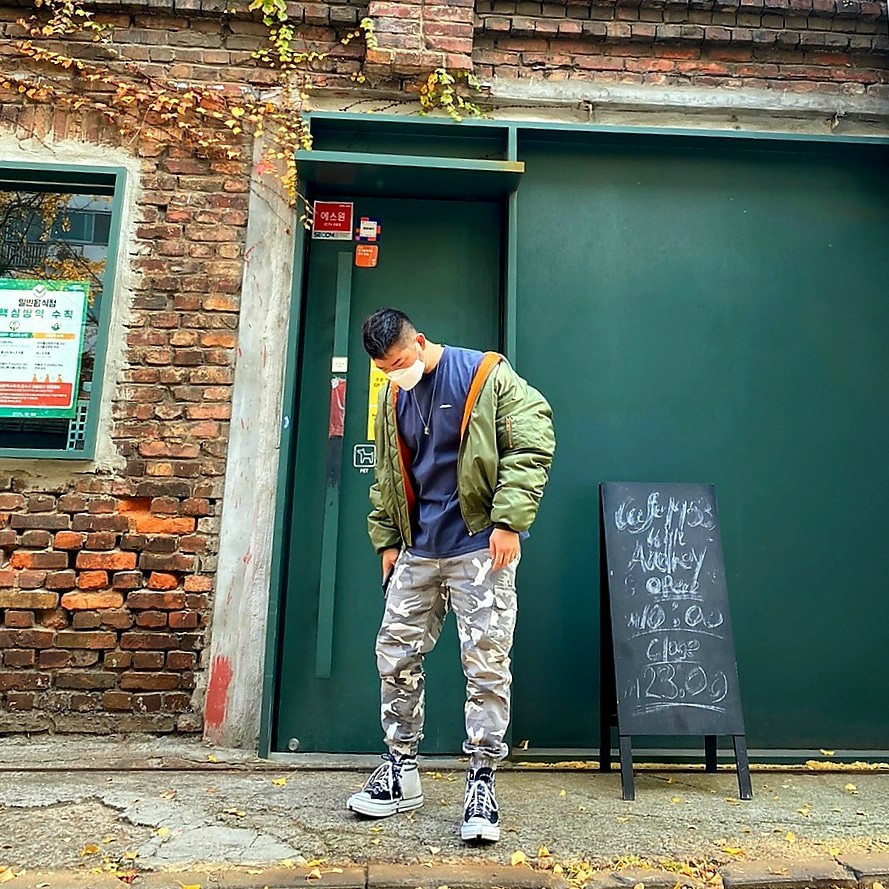 Converse x Feng Chen Wang Chuck 70 2-in-1 Natural Ivory Black 착용 스타일