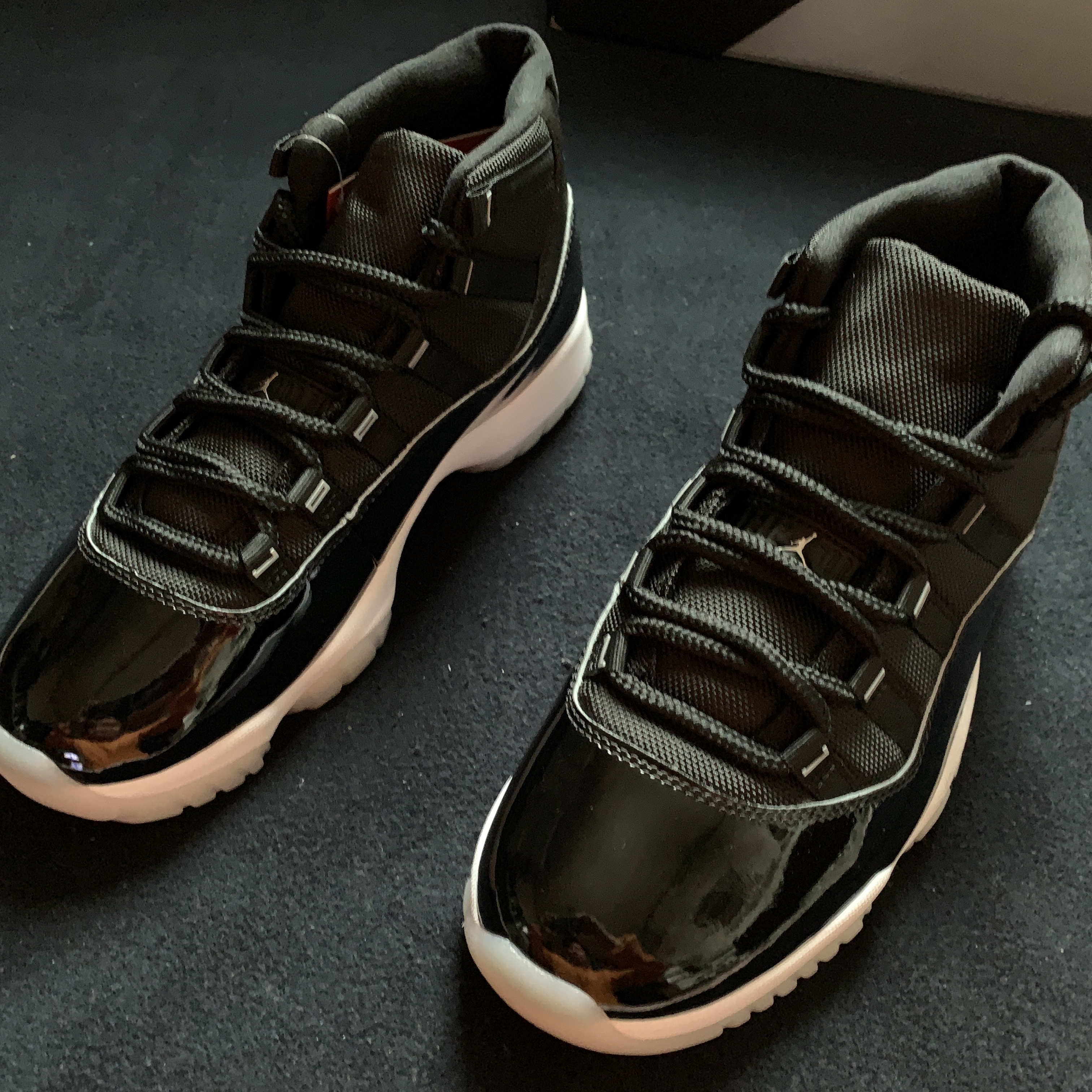 Jordan 11 Retro Jubilee 착용 스타일 - 2