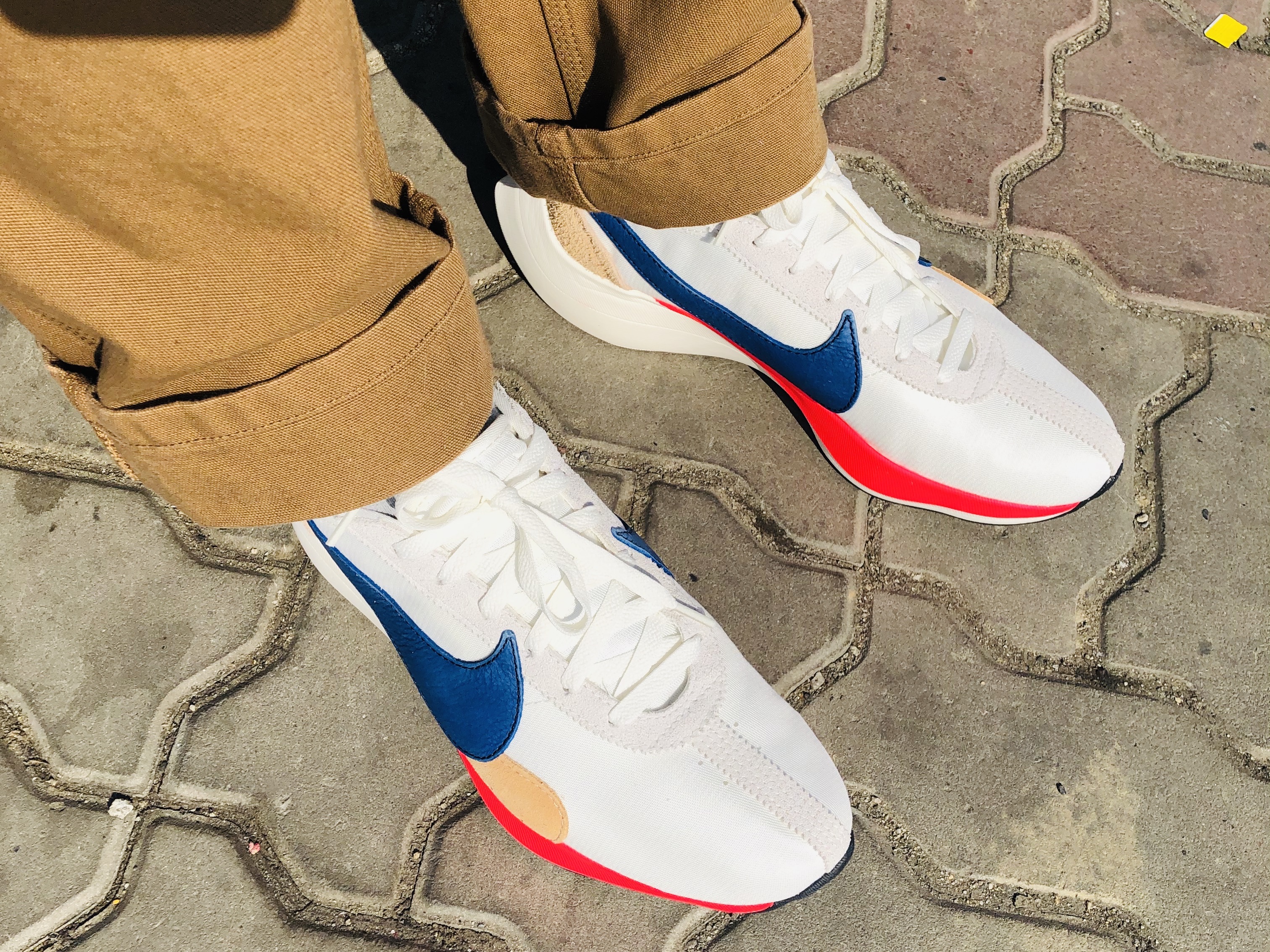 Nike Moon Racer Sail Solar Blue 착용 스타일