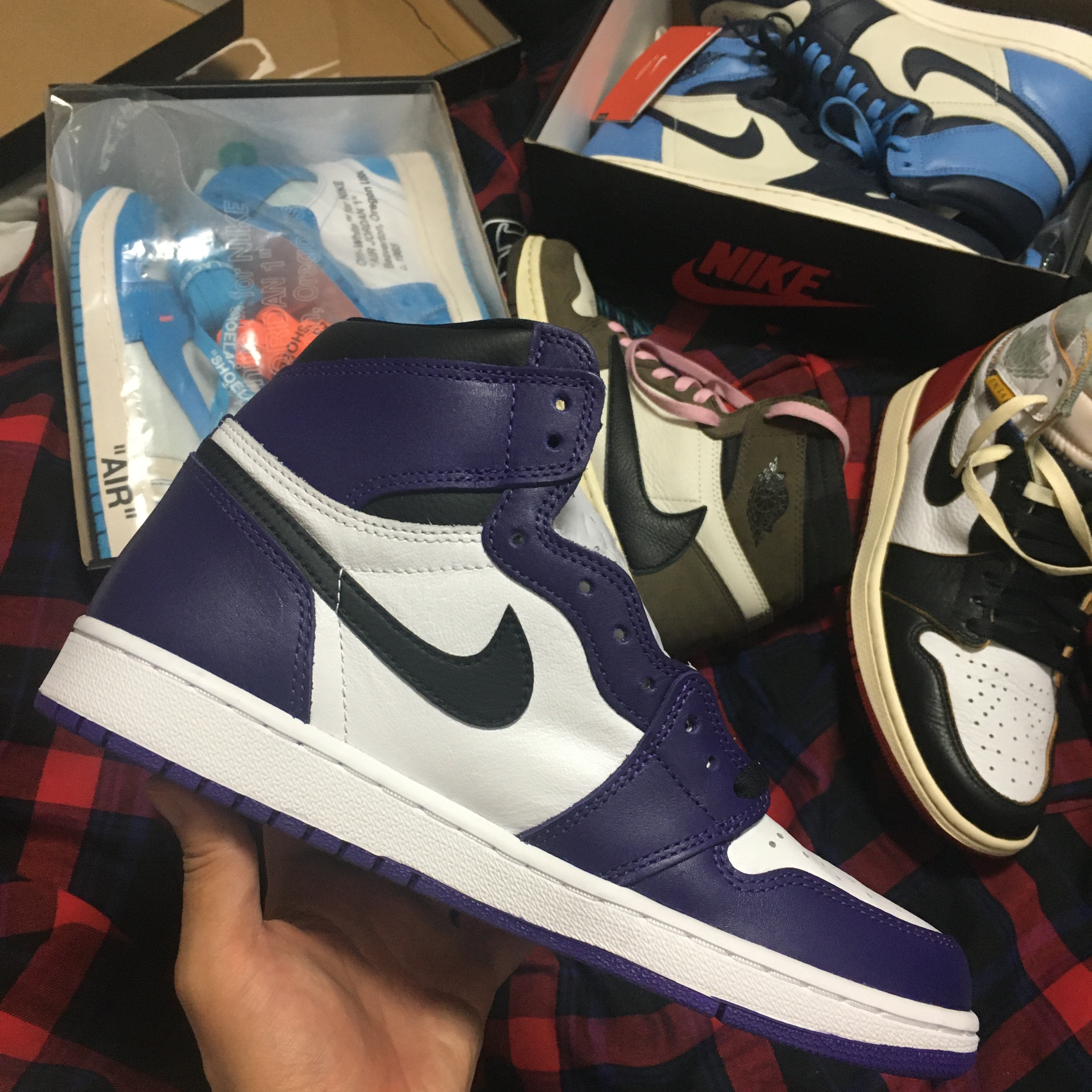 Jordan 1 Retro High Obsidian UNC, Jordan 1 x Off-White Retro High University Blue 착용 스타일 - 3