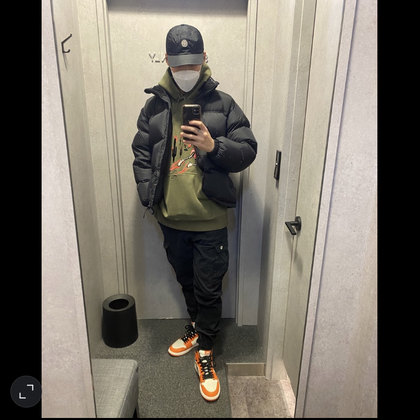 Jordan 1 Retro High OG Reverse Shattered Backboard, Supreme x Stone Island Painted Camo Nylon 6-Panel Black - 20FW 착용 스타일