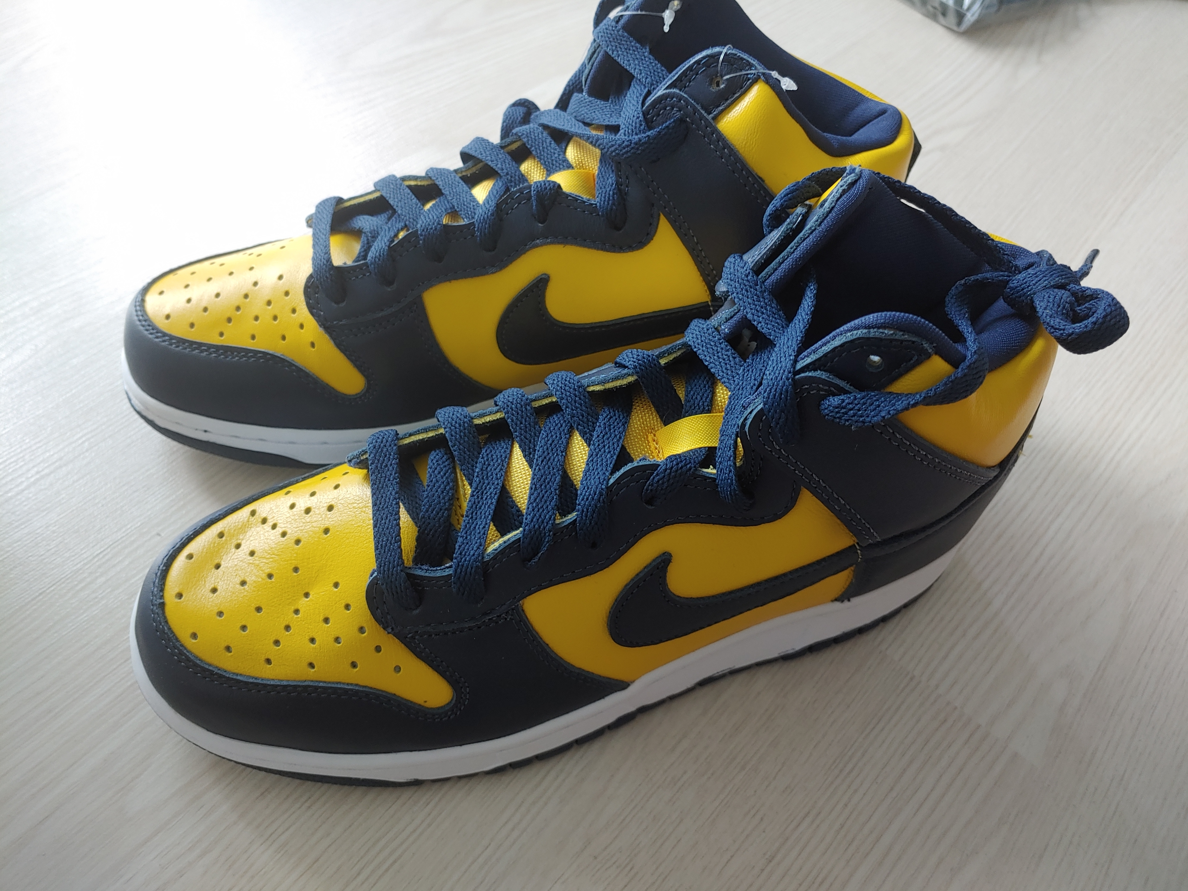 Nike Dunk High SP Maize & Blue 착용 스타일