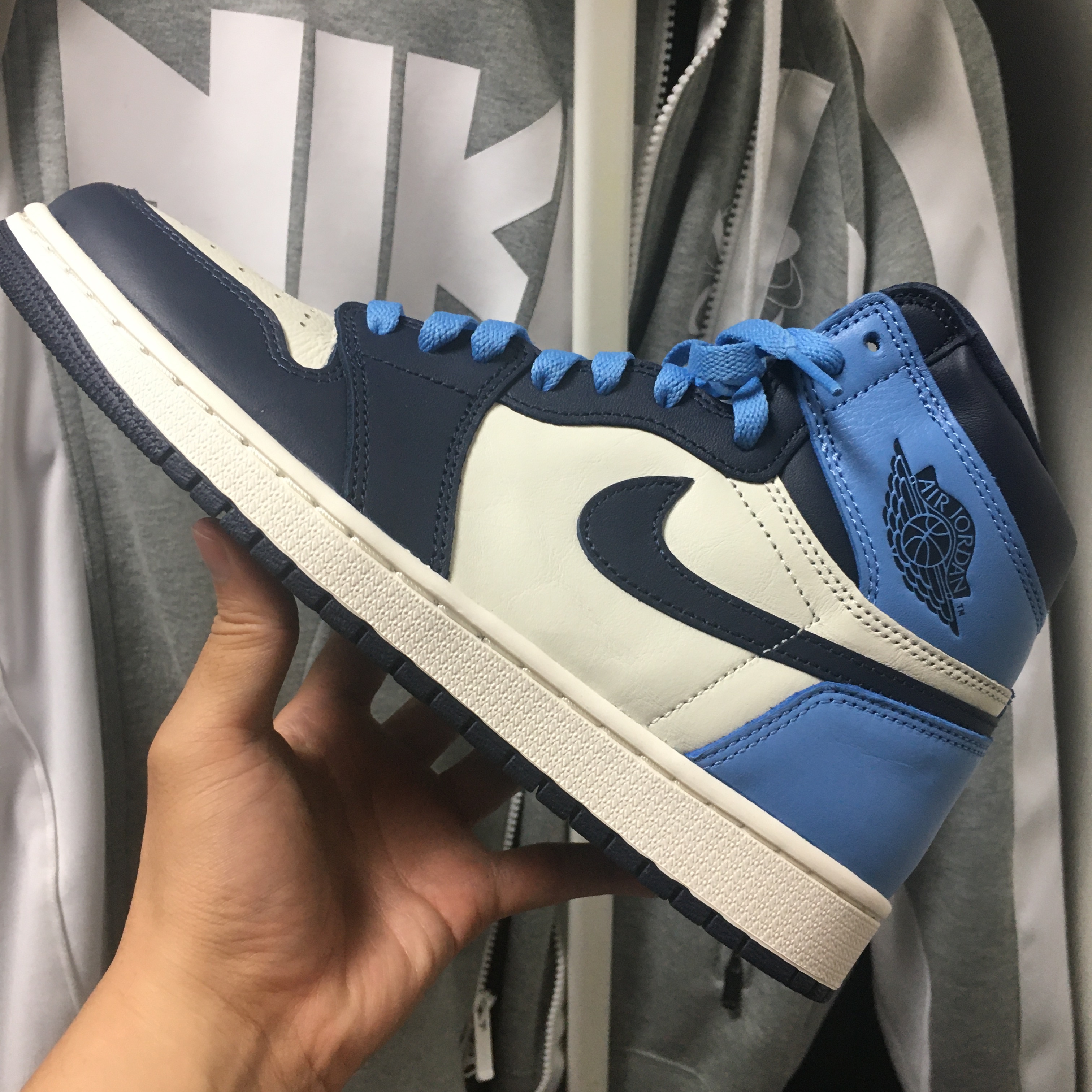 Jordan 1 Retro High Obsidian UNC, Jordan 1 x Off-White Retro High University Blue 착용 스타일 - 4