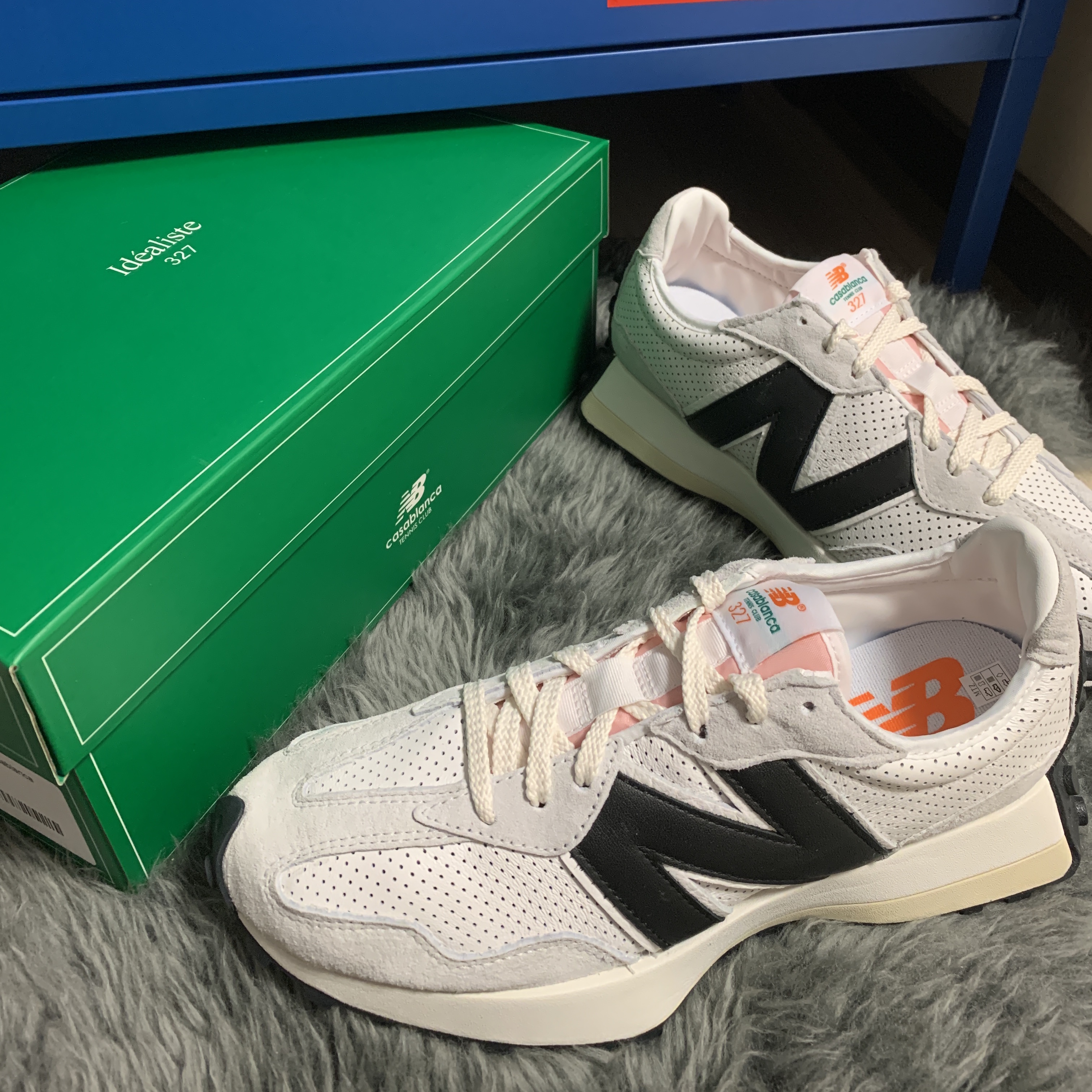 New Balance x Casablanca 327 Idealist Black Grey Pink 착용 스타일
