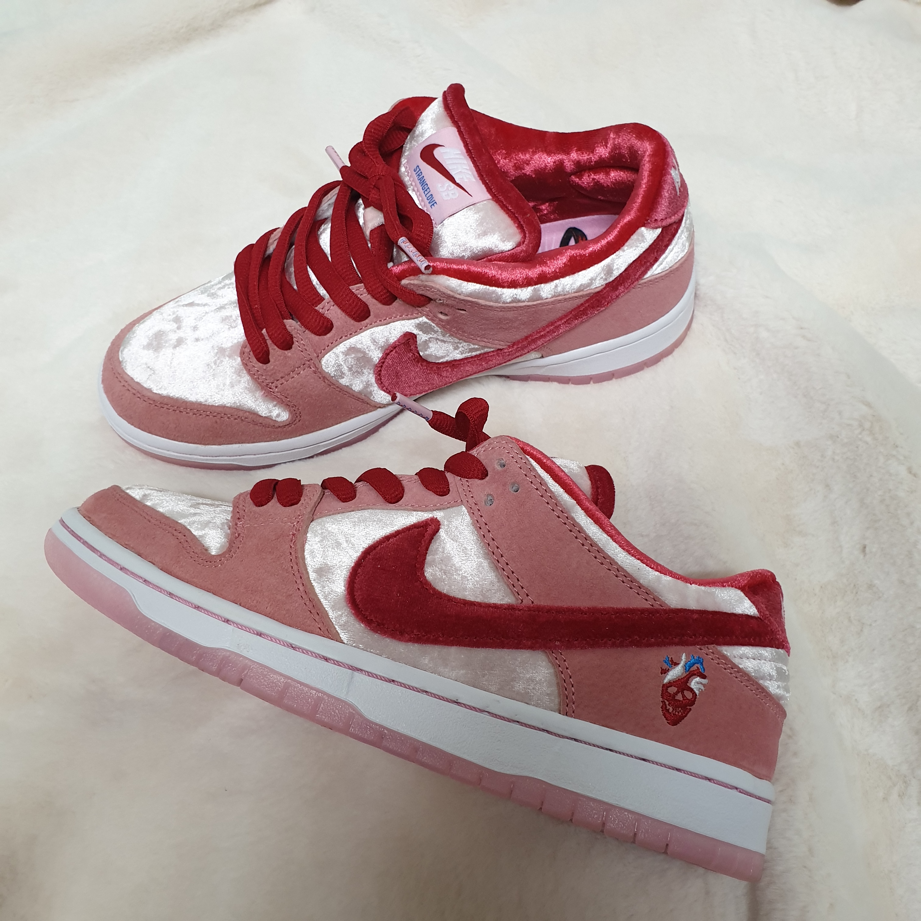 Nike x StrangeLove SB Dunk Low Pink (Regular Box) 착용 스타일 - 2