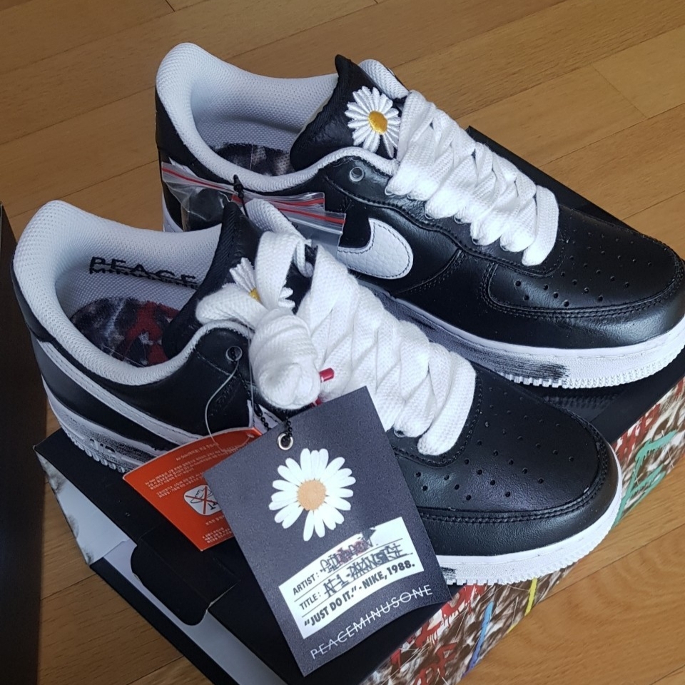 Nike x Peaceminusone Air Force 1 Low Para-Noise 착용 스타일