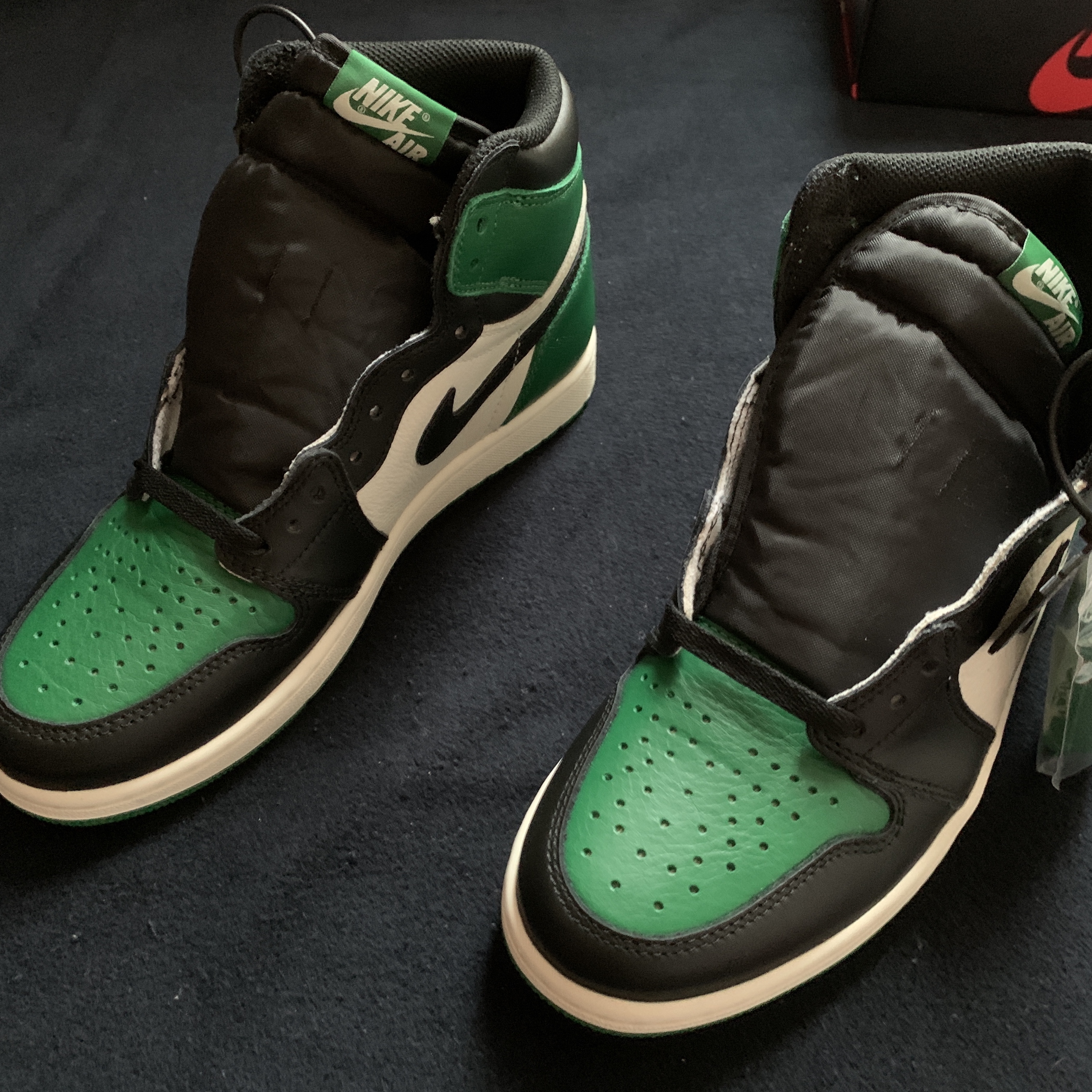 Jordan 1 Retro High OG Pine Green 착용 스타일