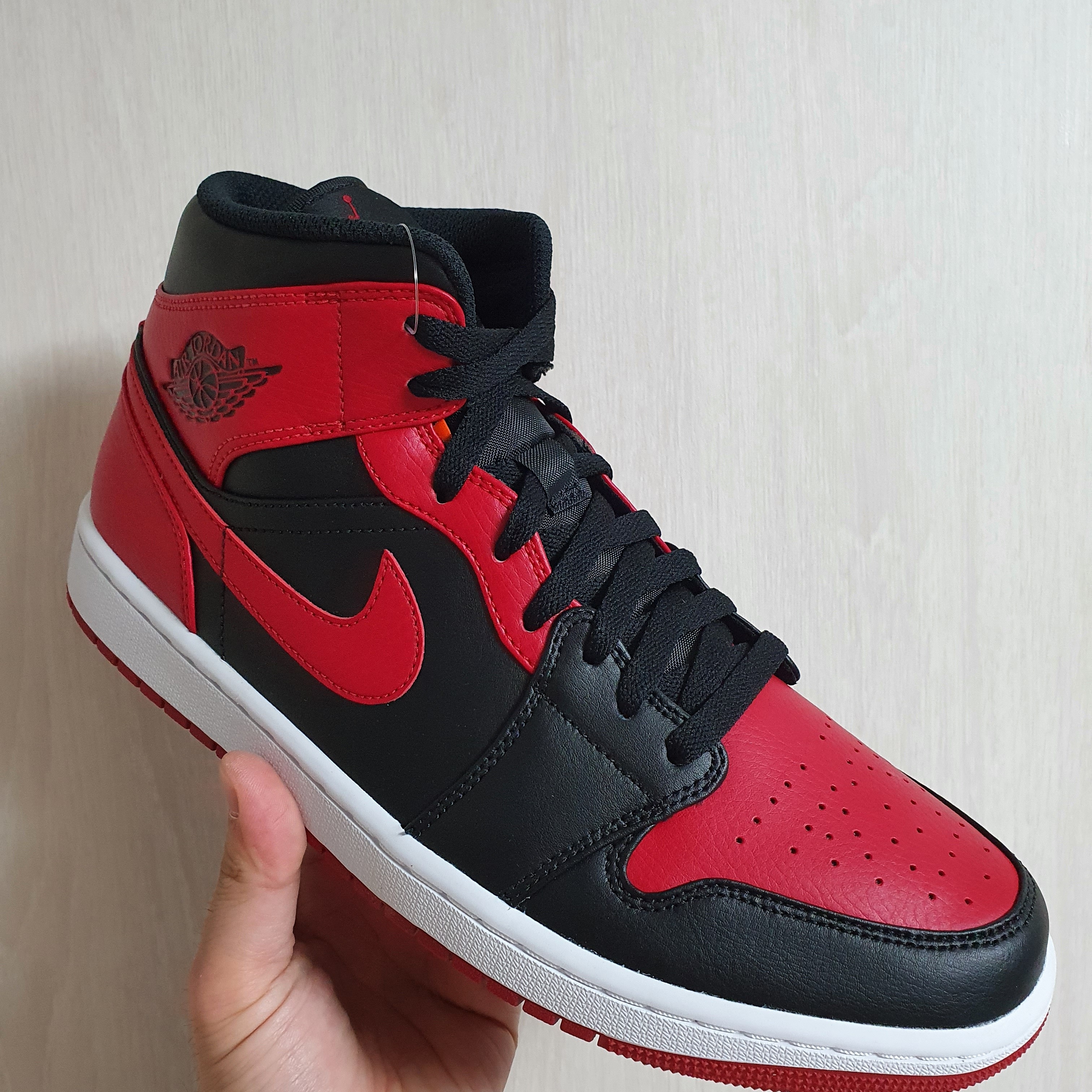 Jordan 1 Mid Bred Banned 2020 착용 스타일 - 4