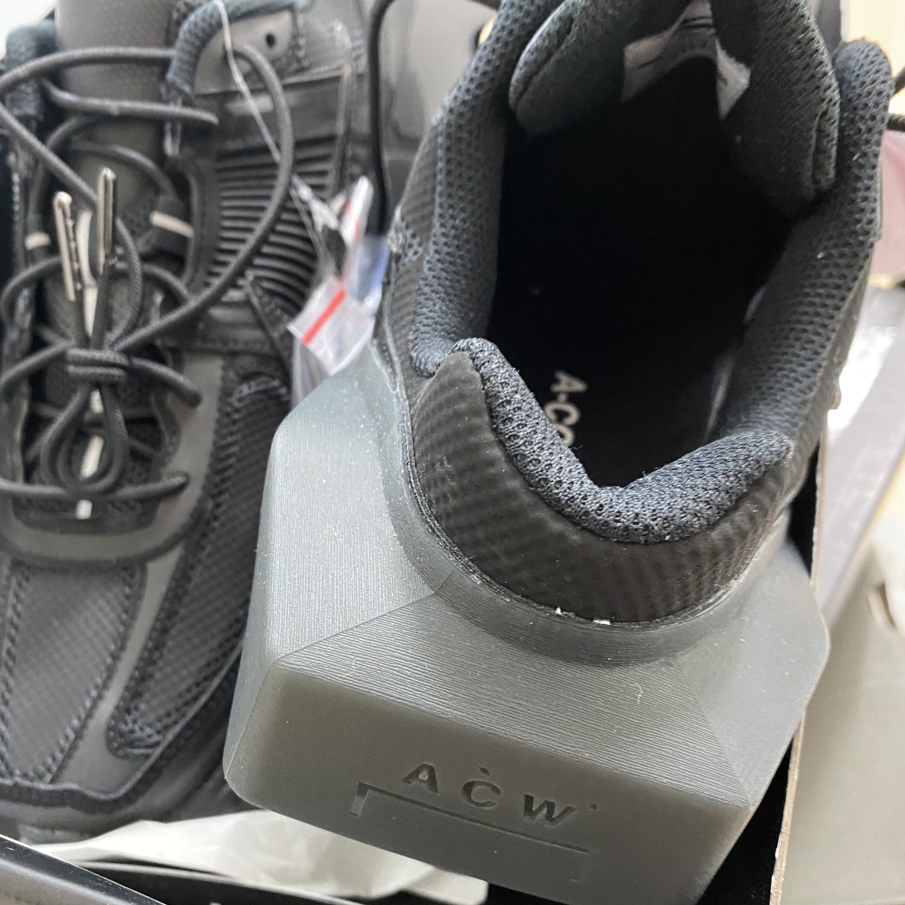 Nike x A-Cold-Wall Zoom Vomero 5 Black 착용 스타일 - 4