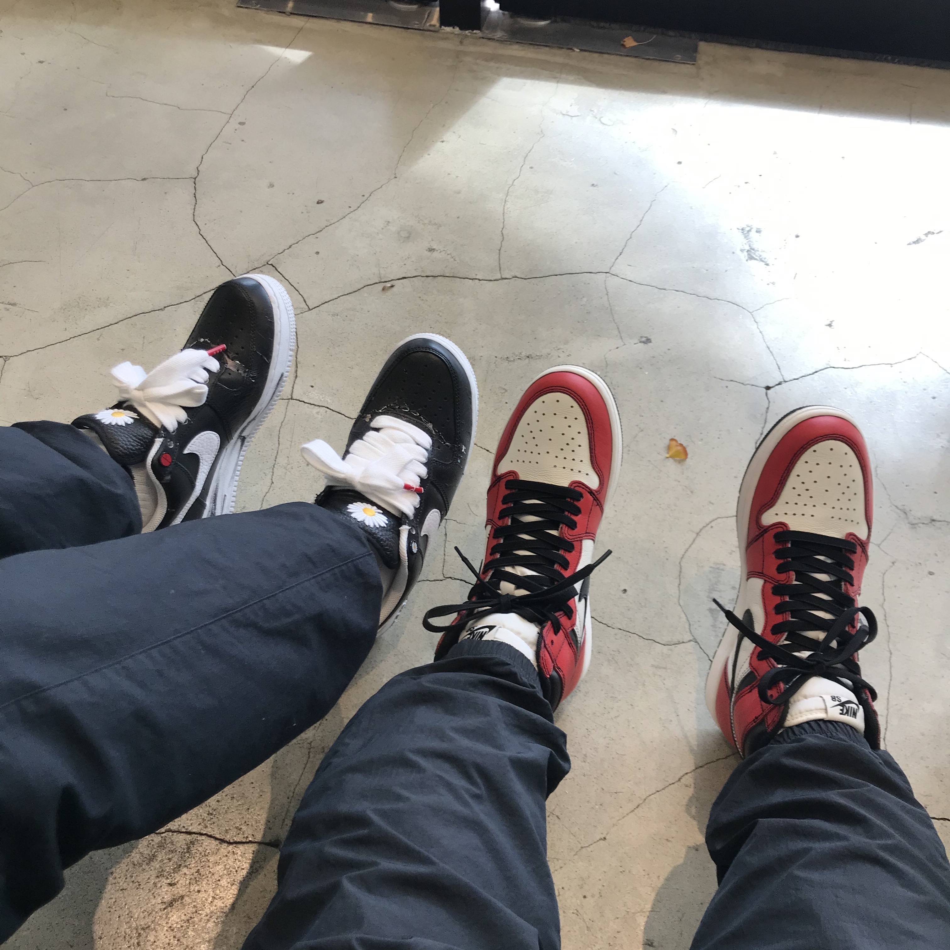 Jordan 1 Retro High OG Defiant SB LA to Chicago, Nike x Peaceminusone Air Force 1 Low Para-Noise 착용 스타일