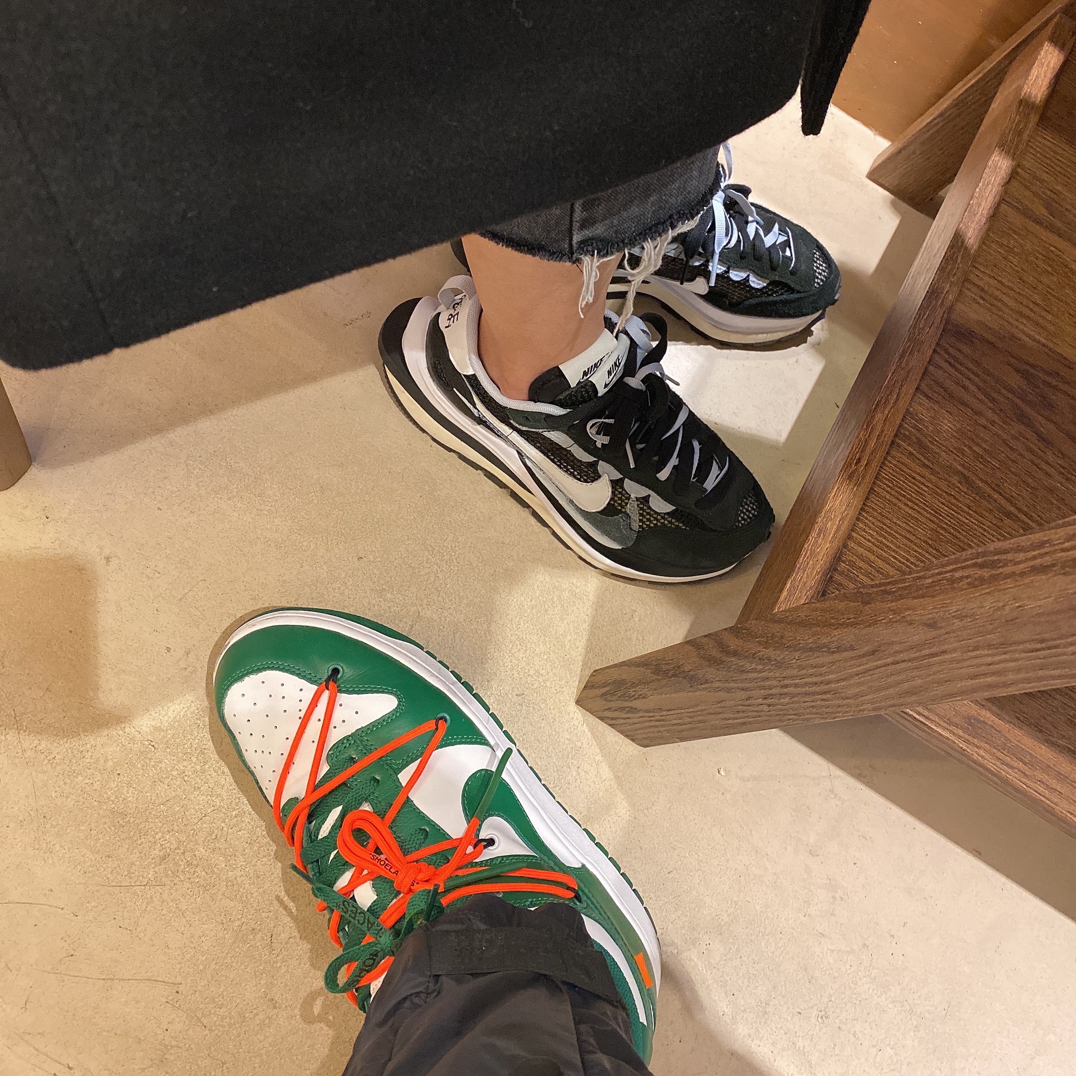 Nike x Off-White Dunk Low Pine Green, Nike x Sacai VaporWaffle Black White 착용 스타일