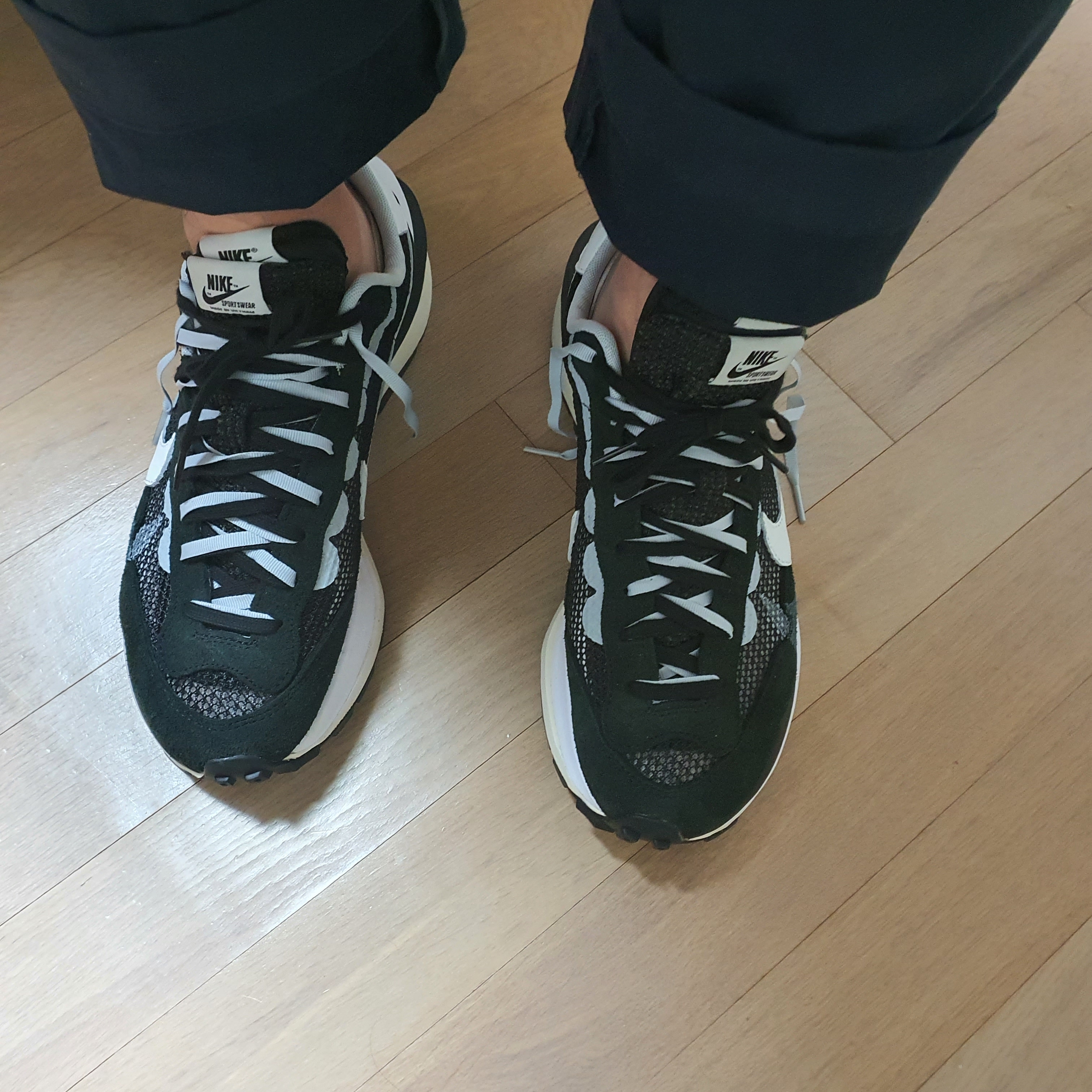 Nike x Sacai VaporWaffle Black White 착용 스타일